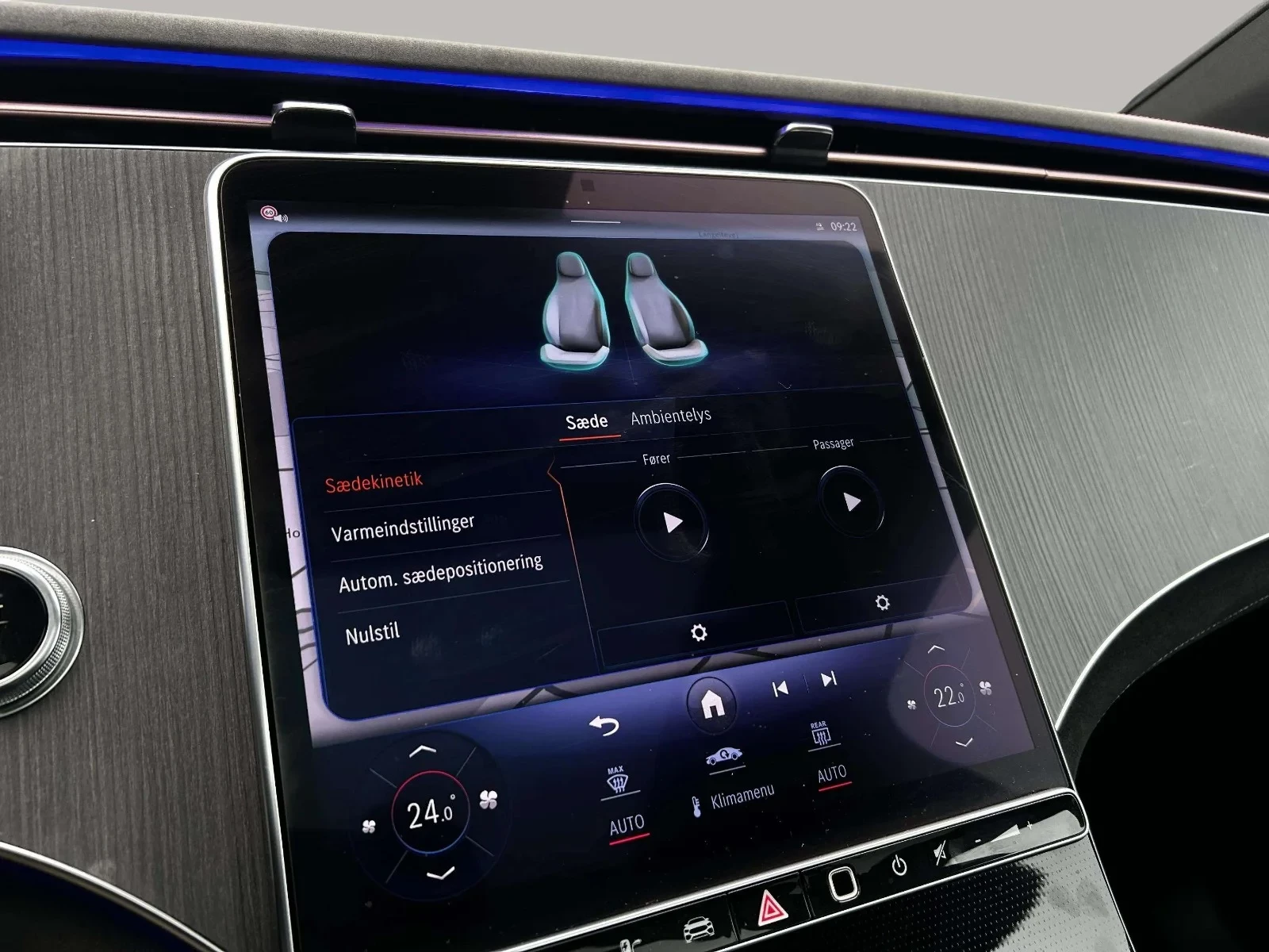 Mercedes-Benz-EQE-image-15