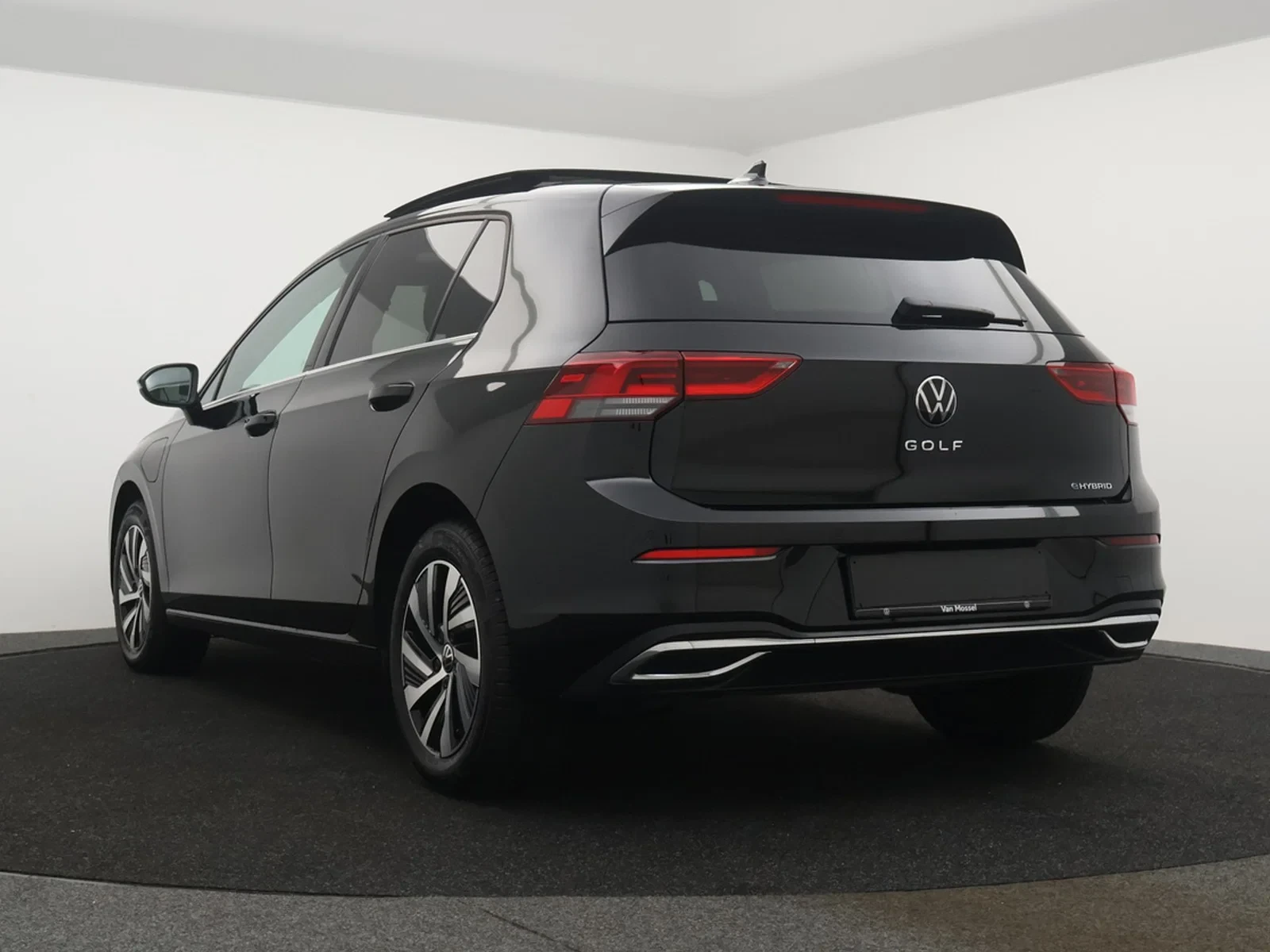 Volkswagen-Golf-image-29