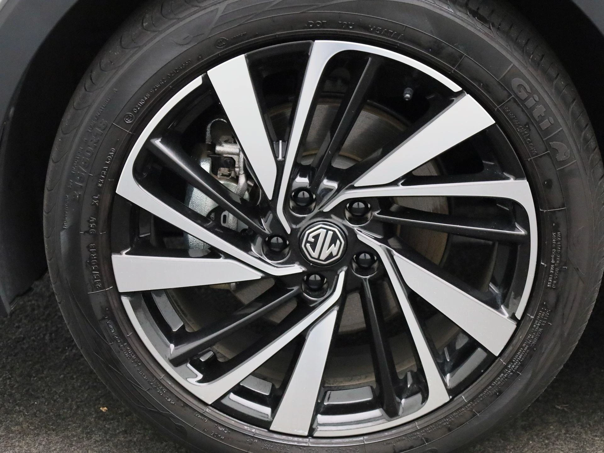 MG ZS 1.5 Hybrid+ Luxury