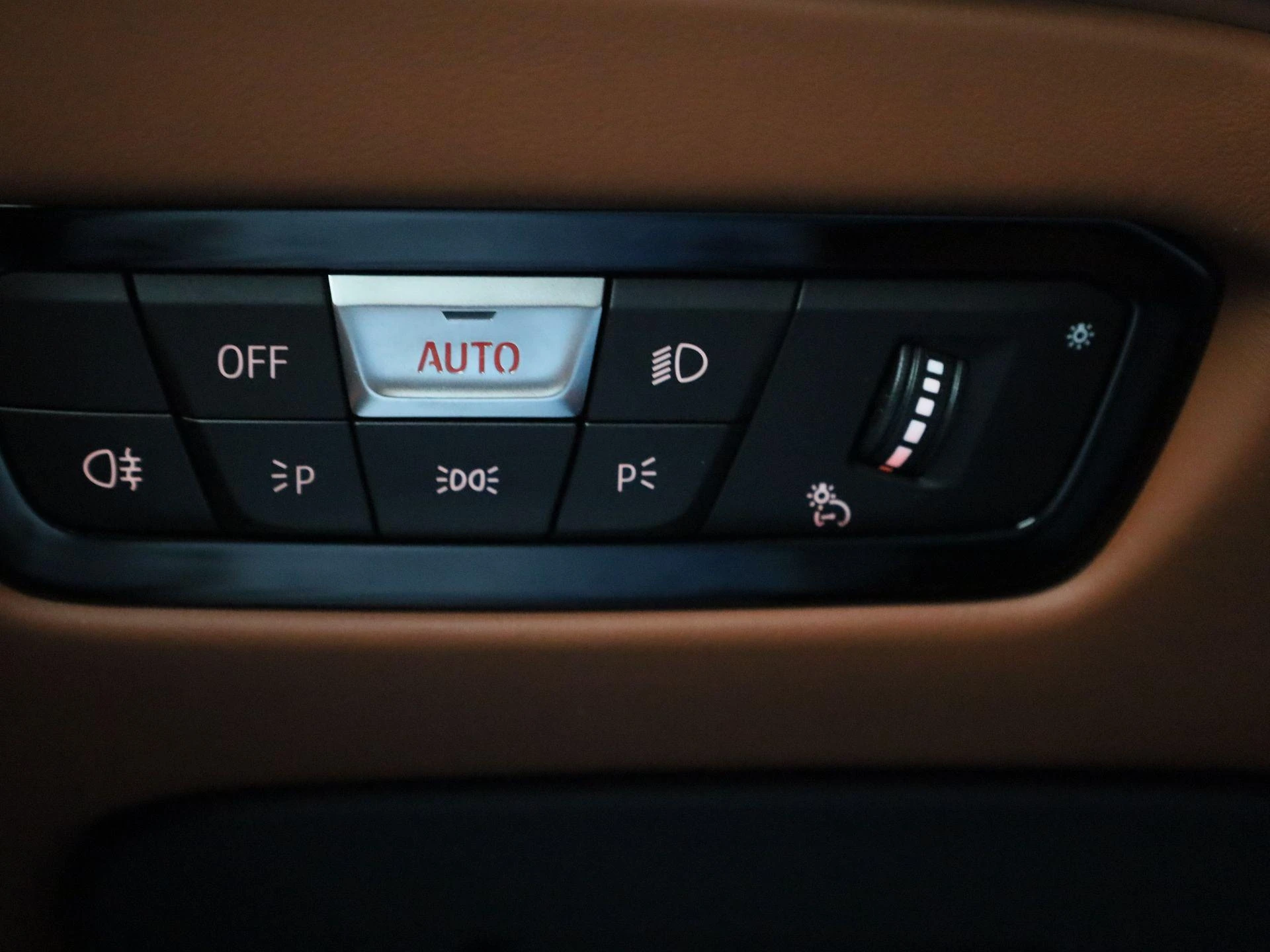BMW-i4-image-21