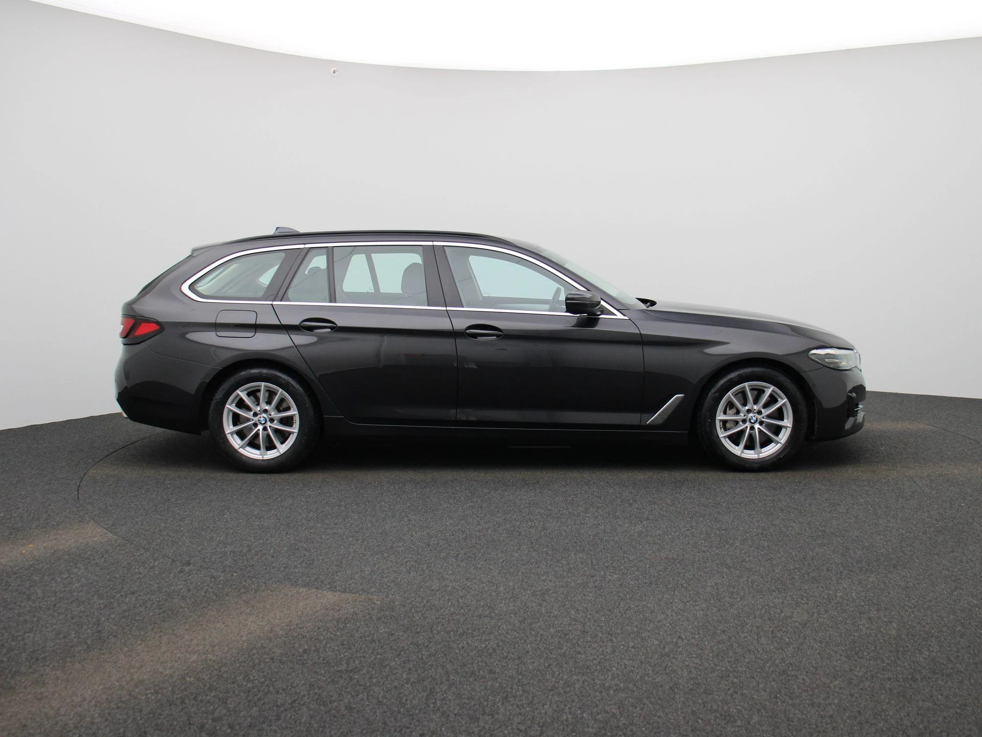 BMW-5 Serie-image-5