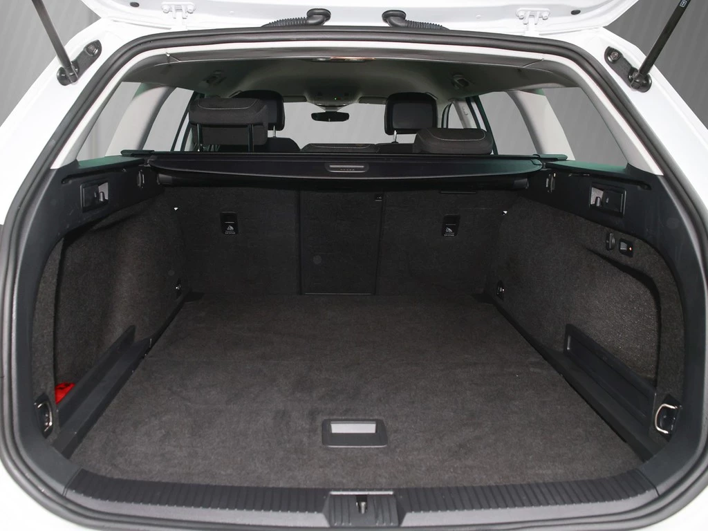 Volkswagen Passat Variant 2.0 TDI DSG Business "1,99%" AHK, RFK, Navi., ACC, App-Con., 17"Alu.,
