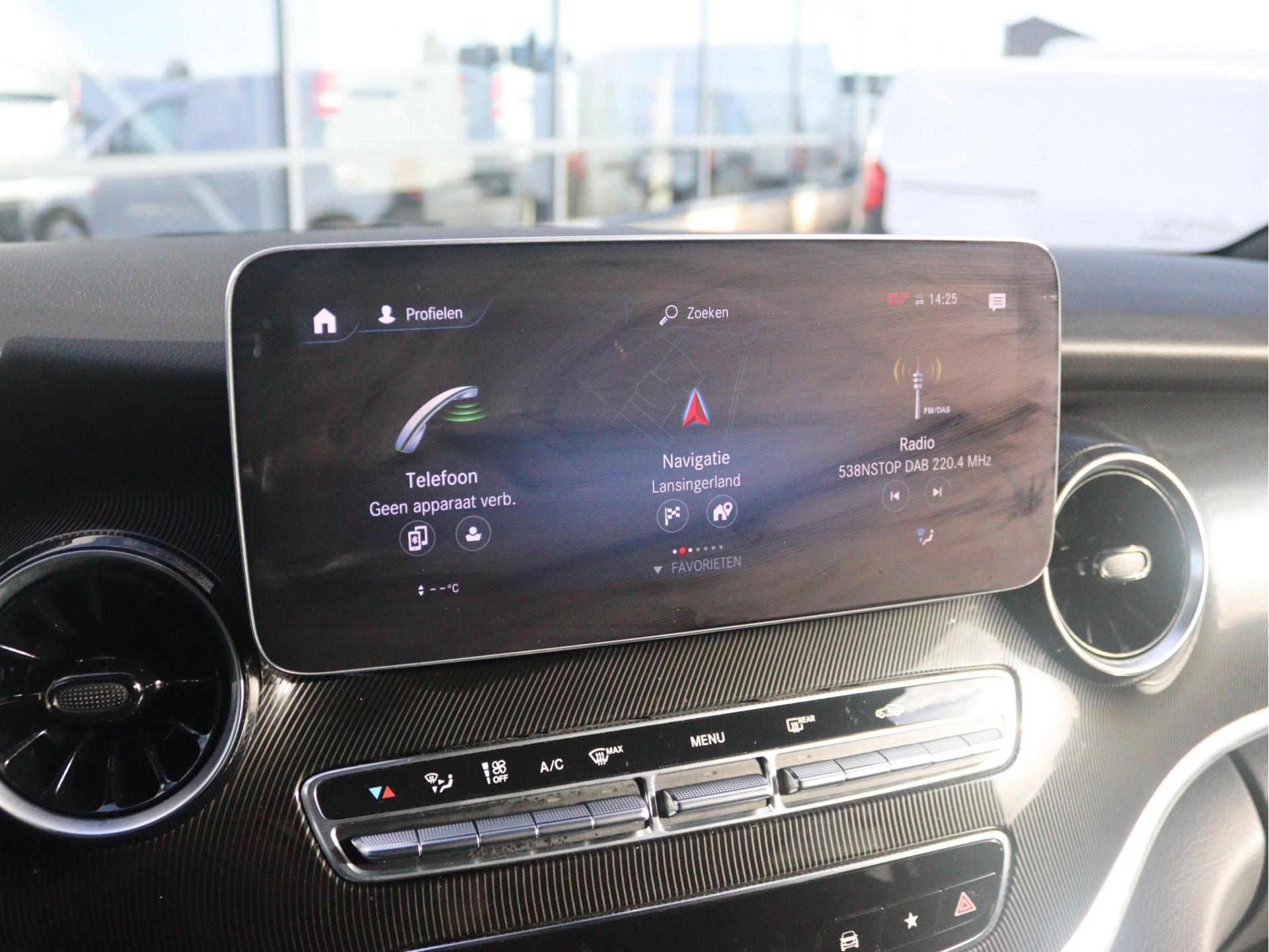 Mercedes-Benz-V-Klasse-image-9