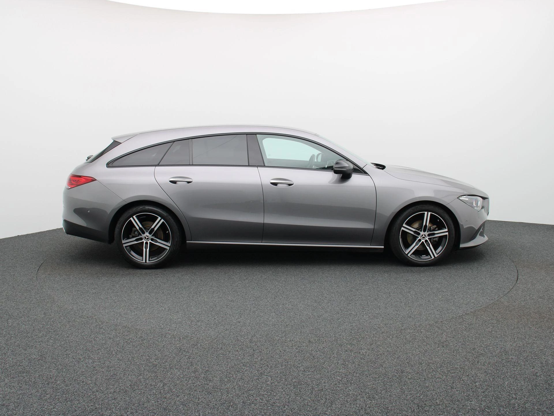 Mercedes-Benz CLA 180 d Shooting Brake Luxury Line