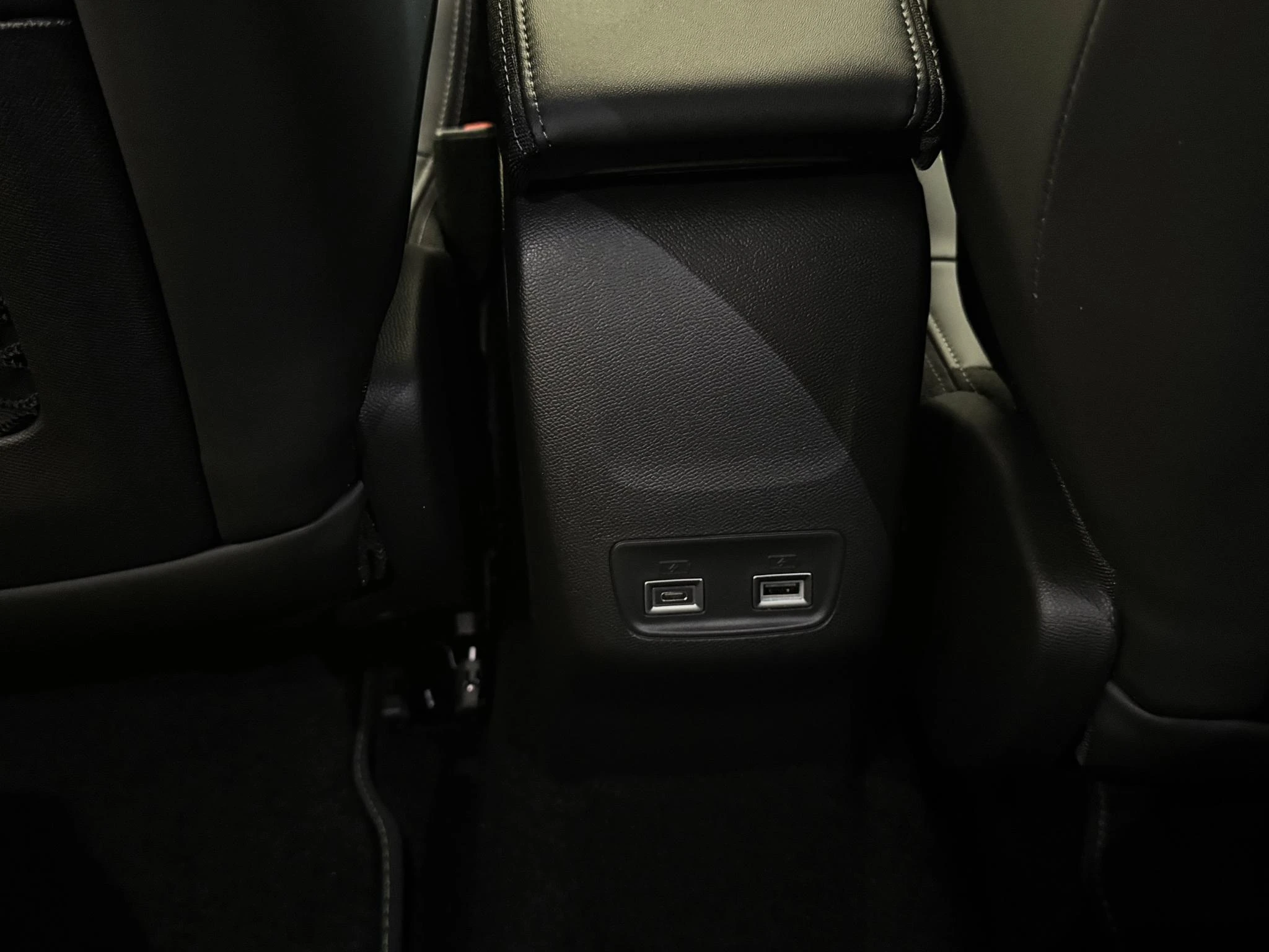 Peugeot-208-image-28