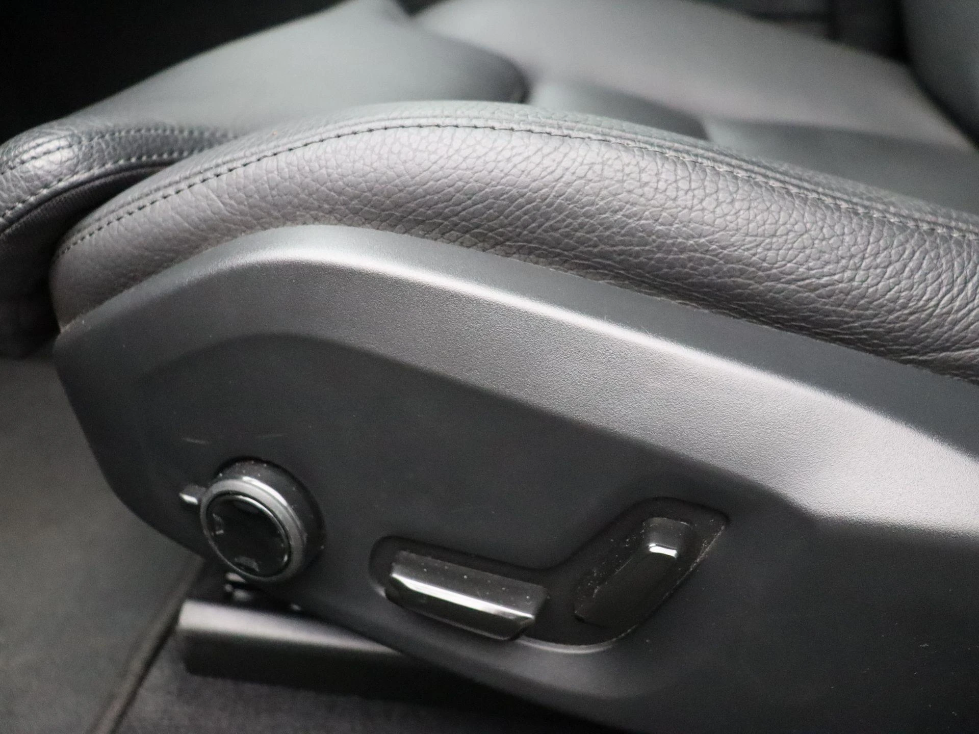 Volvo-XC60-image-17