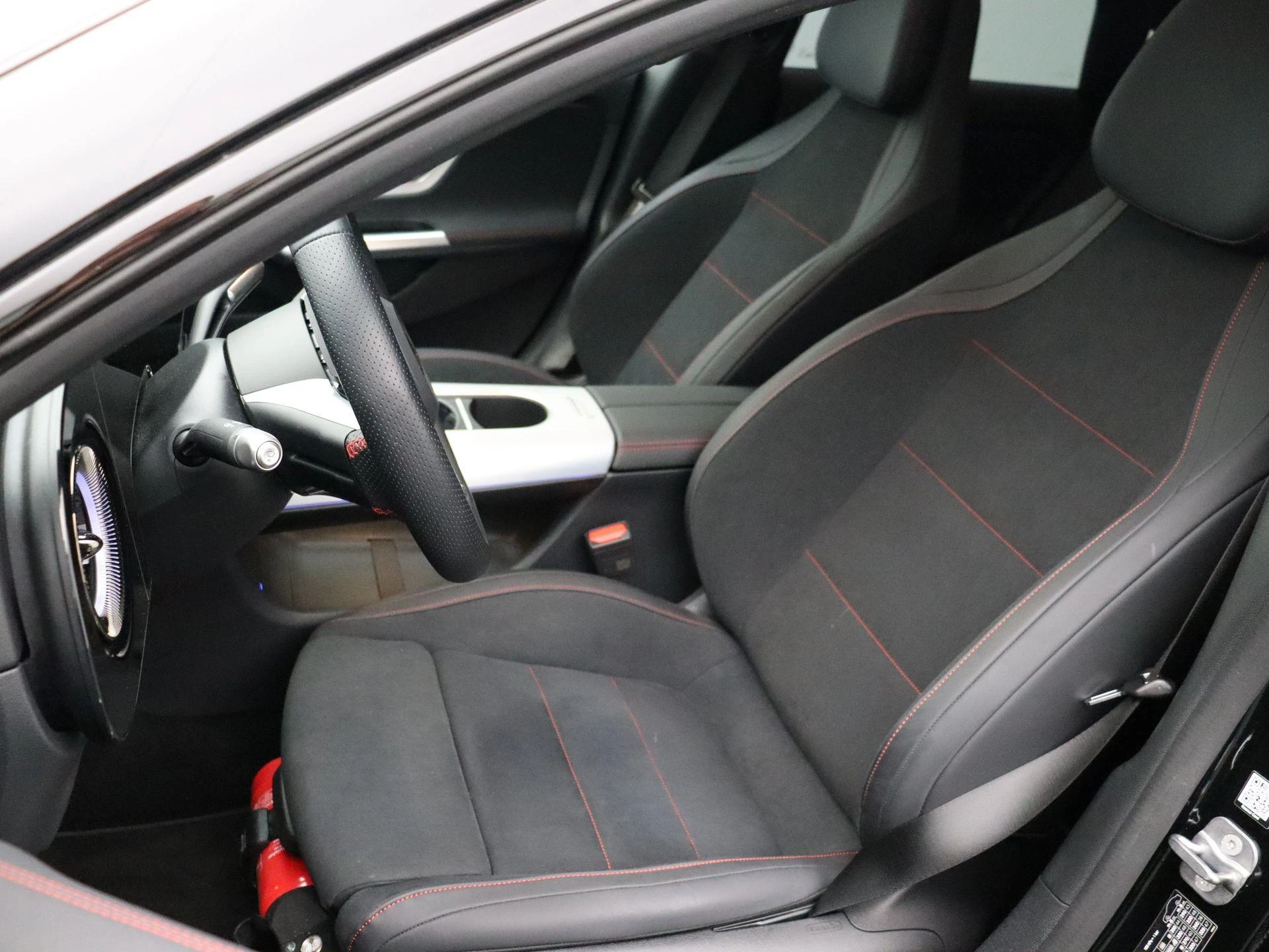 Mercedes-Benz-CLA-image-12