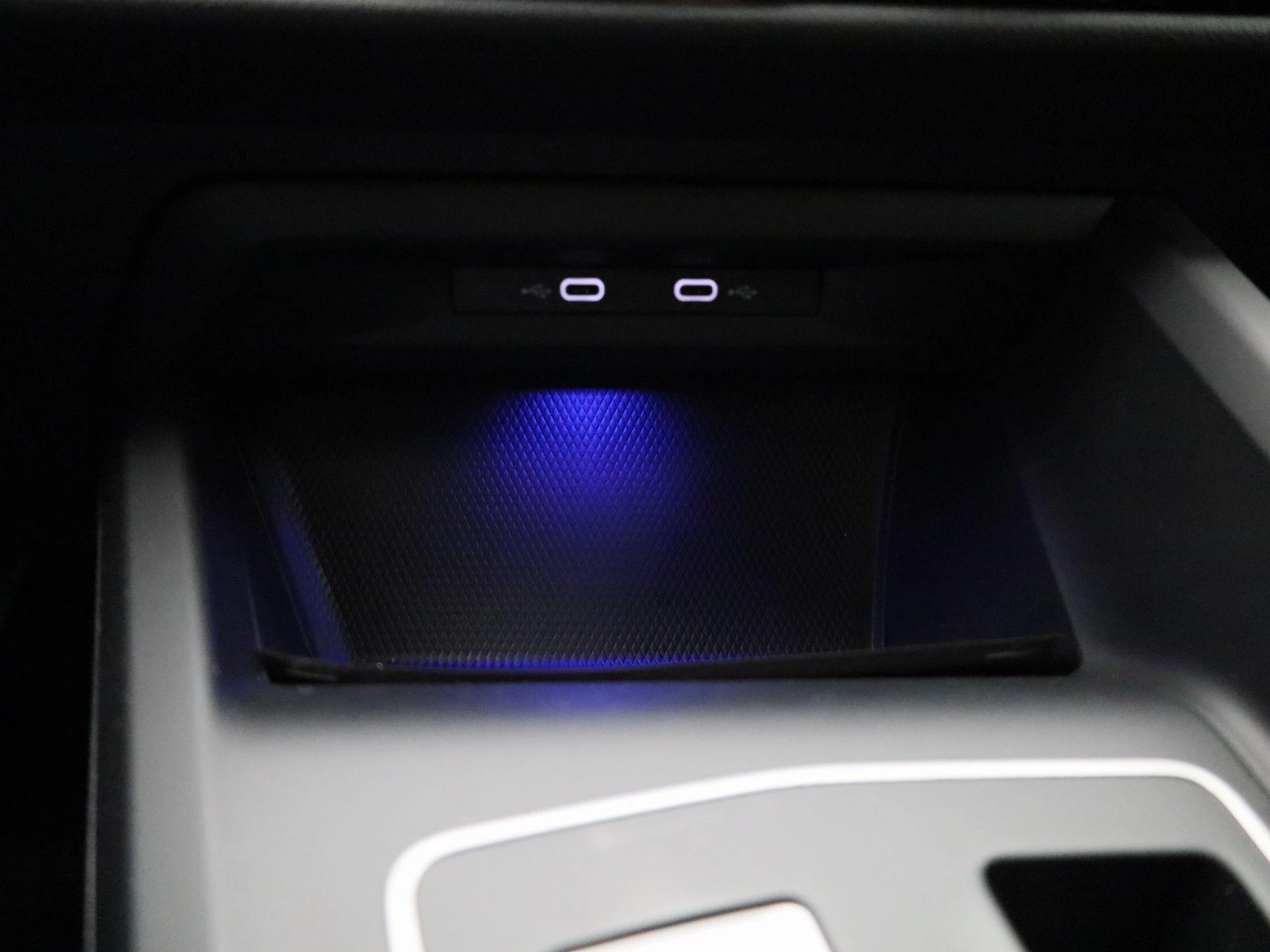 Volkswagen-Golf-image-23