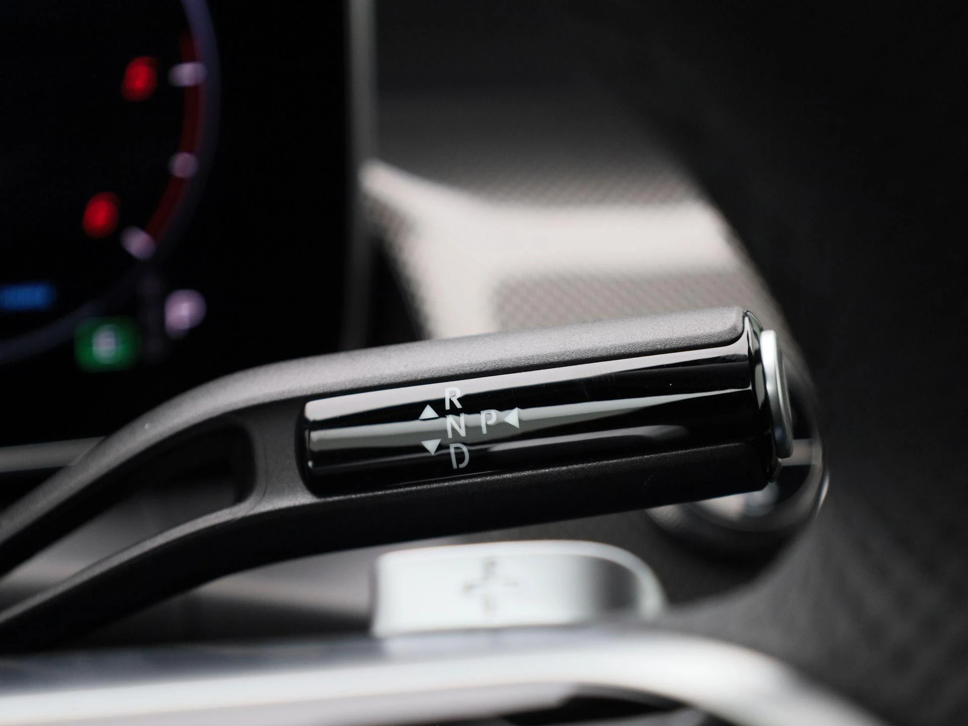 Mercedes-Benz-GLC-image-29