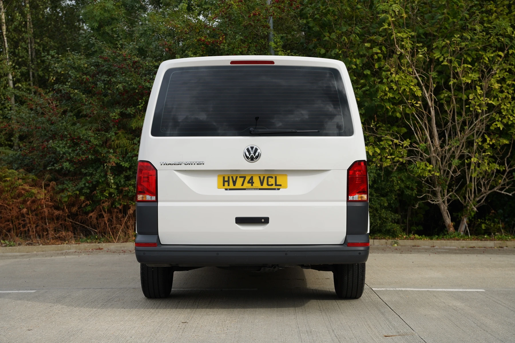 Volkswagen-Transporter-image-10