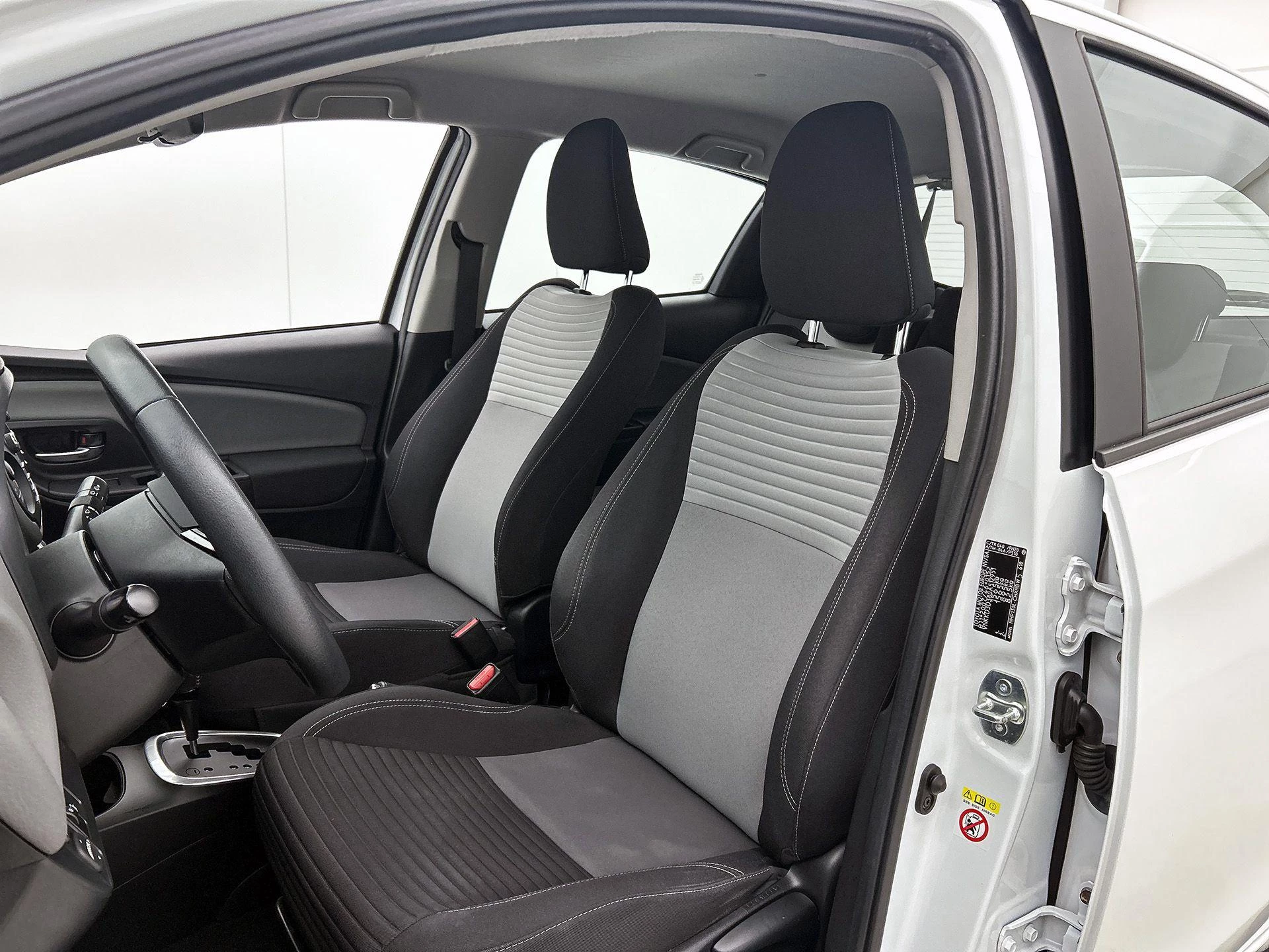 Toyota-Yaris-image-30