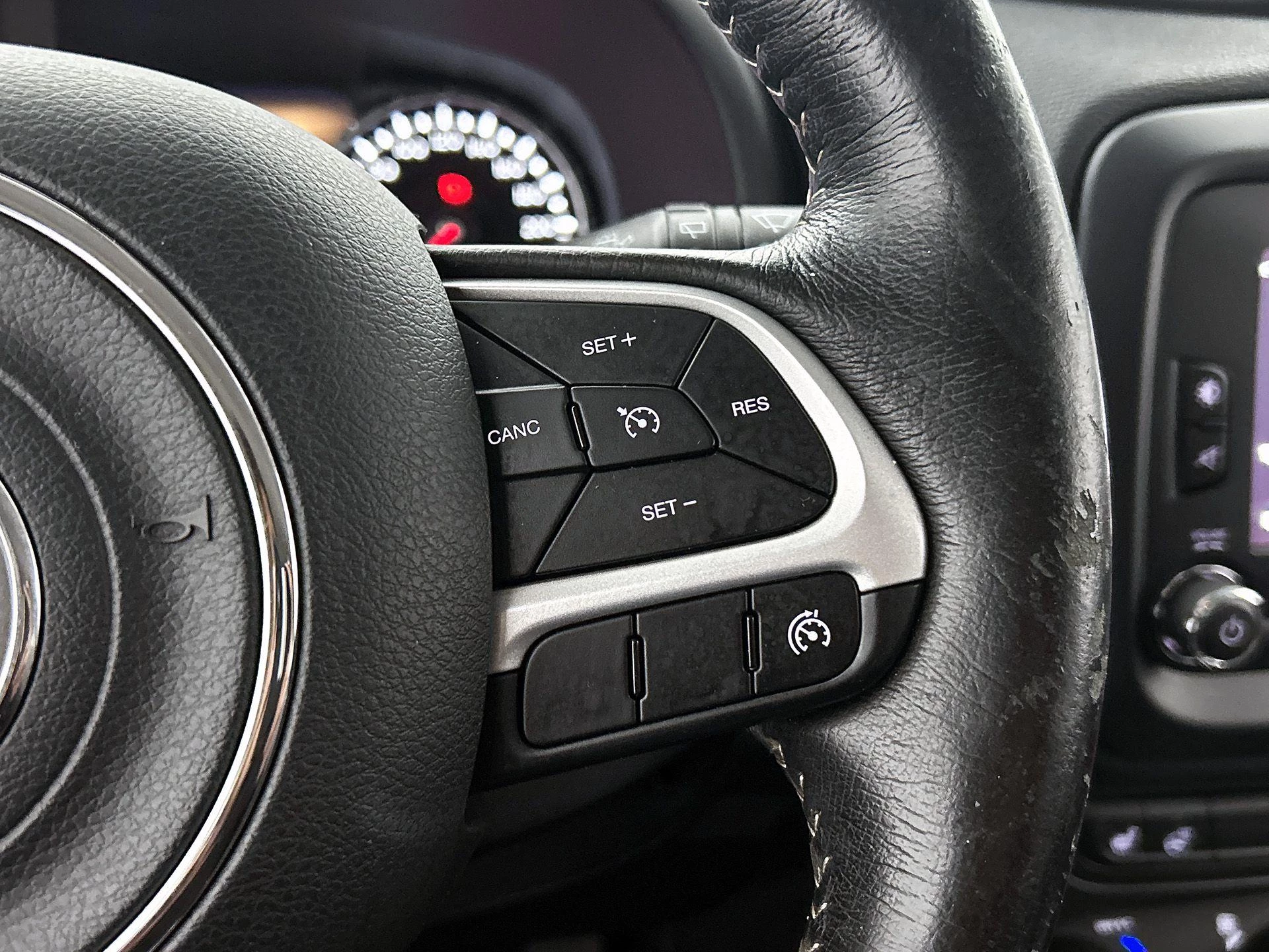 Jeep-Renegade-image-31