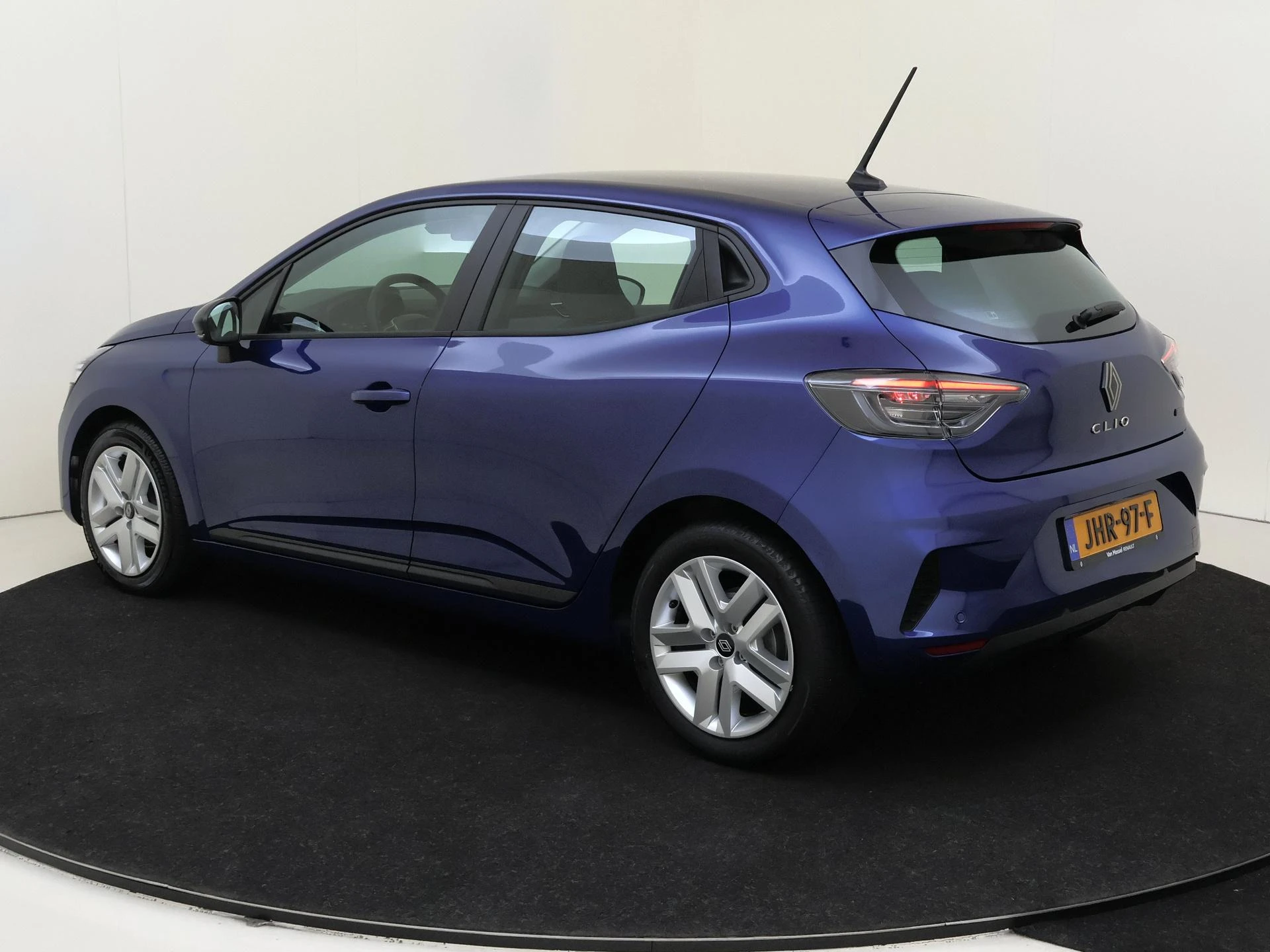 Renault-Clio-image-2