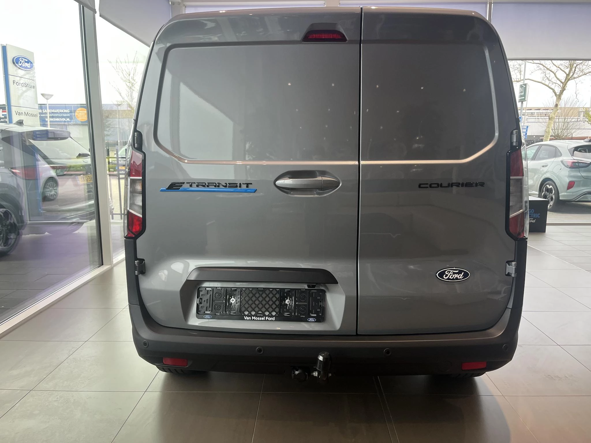 Ford-E-Transit-image-6