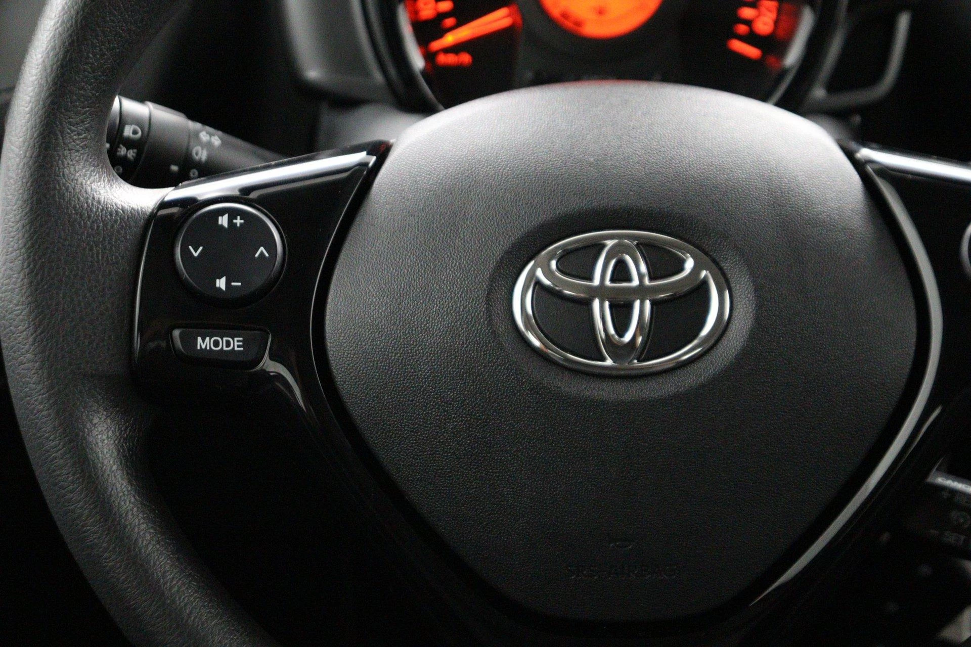 Toyota Aygo 1.0 VVT-i x-fun |