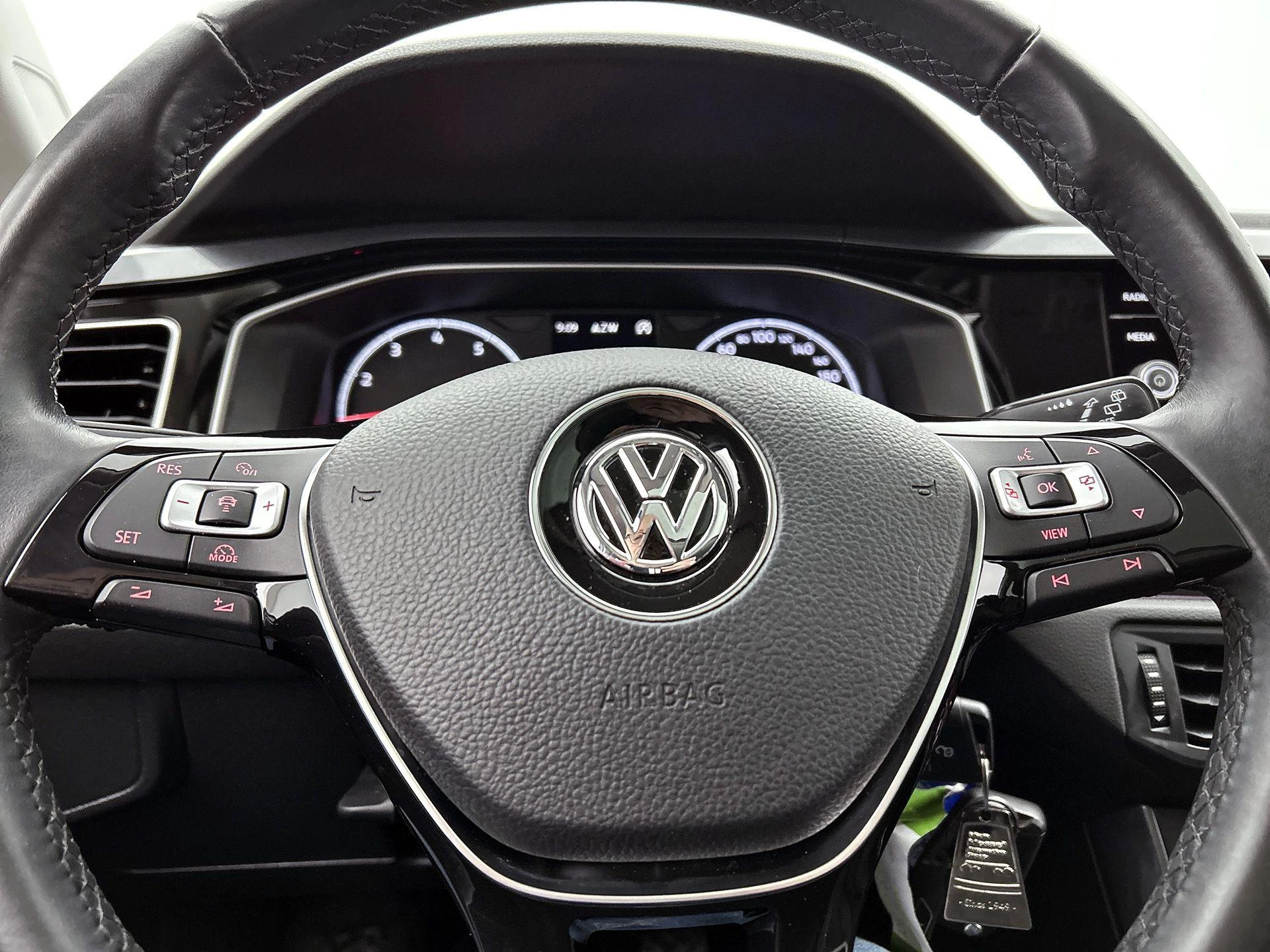 Volkswagen-Polo-image-36