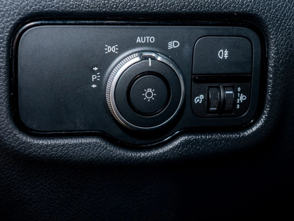 Mercedes-Benz-Vito 116-image-13