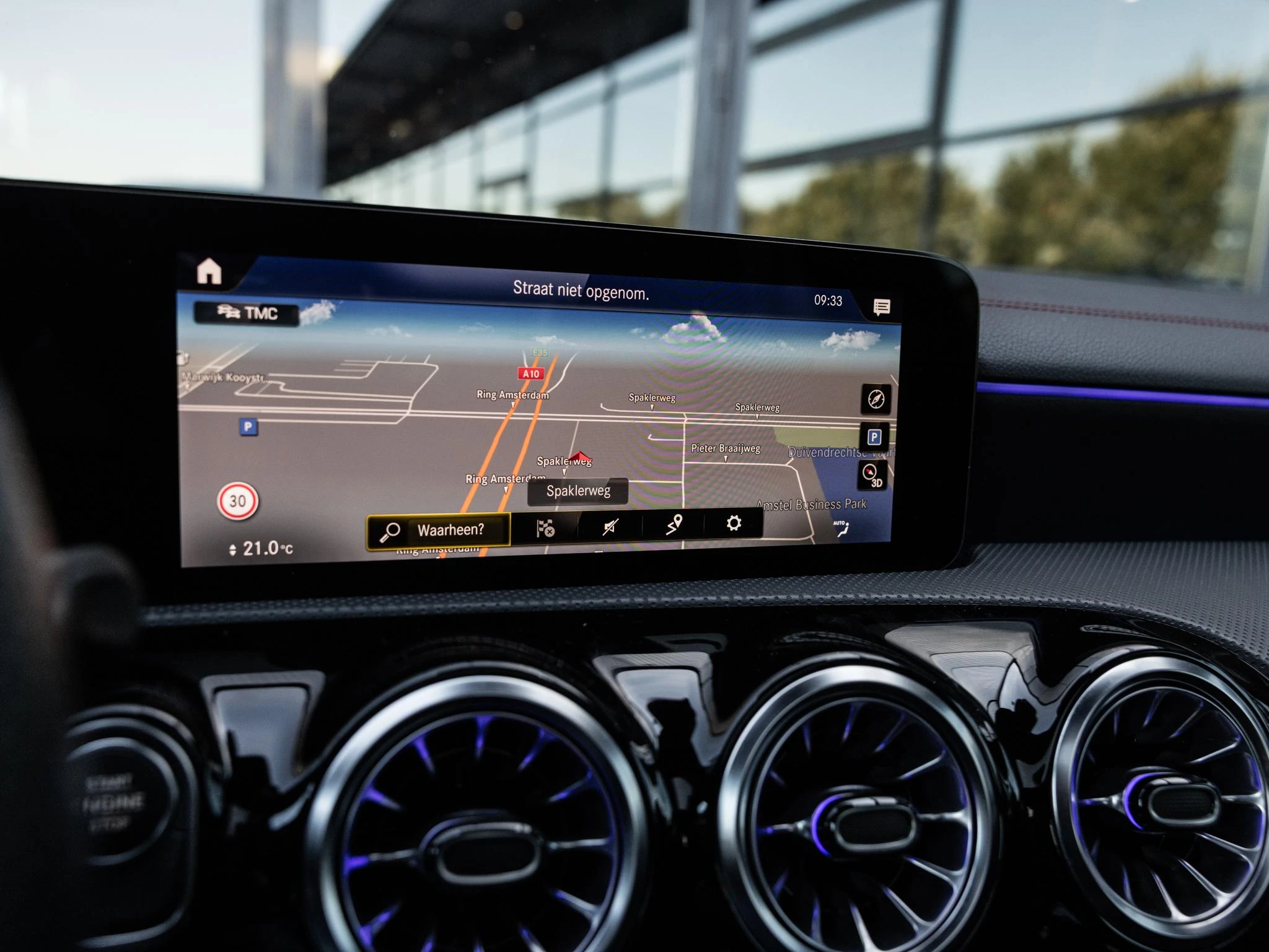 Mercedes-Benz-CLA-image-37