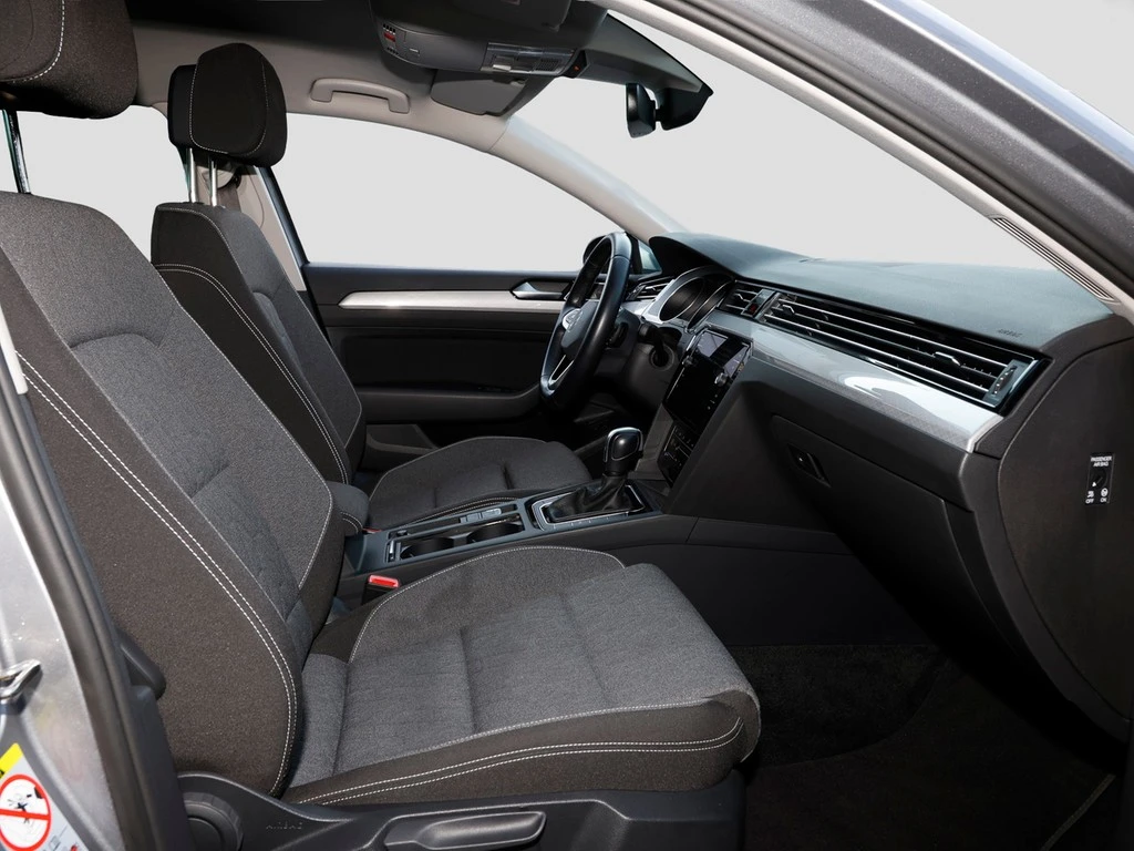 Volkswagen-Passat-image-6
