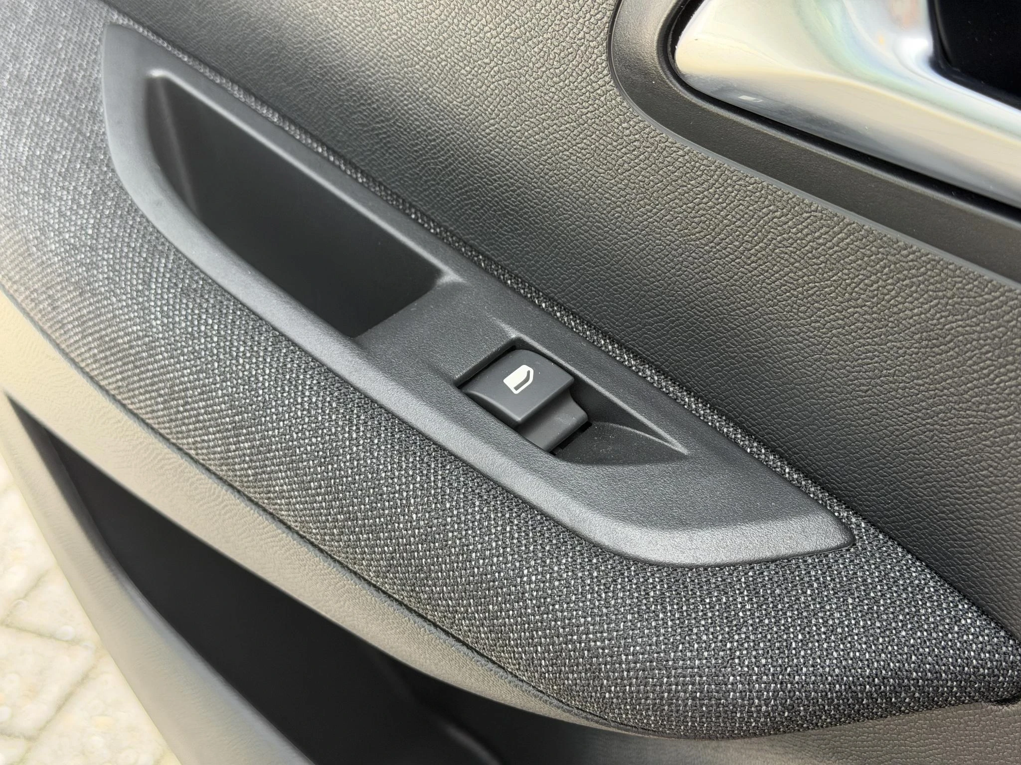 Peugeot-208-image-24