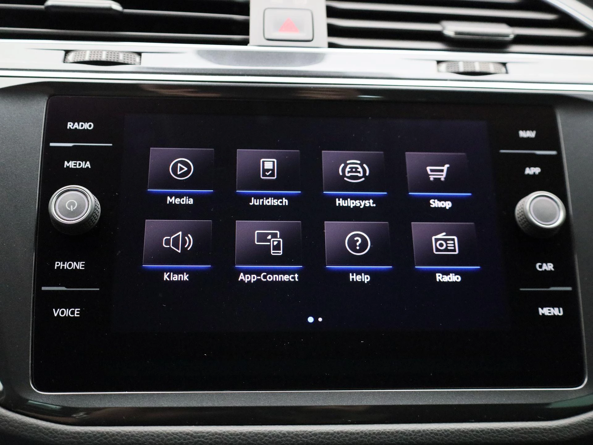 Volkswagen-Tiguan-image-16