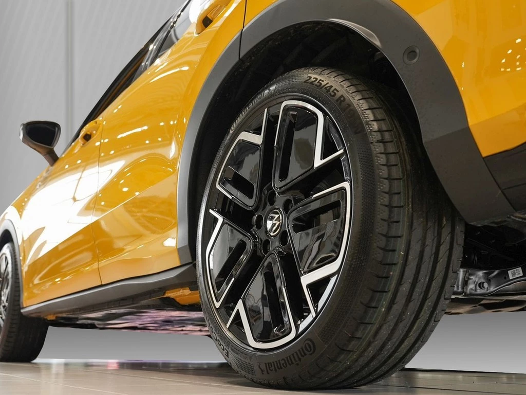 Volkswagen T-Roc 1.5 l eTSI DSG R-Line VAL VSA