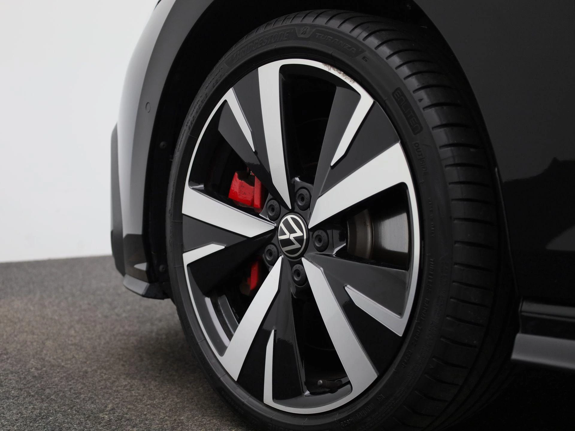 Volkswagen-Golf-image-43