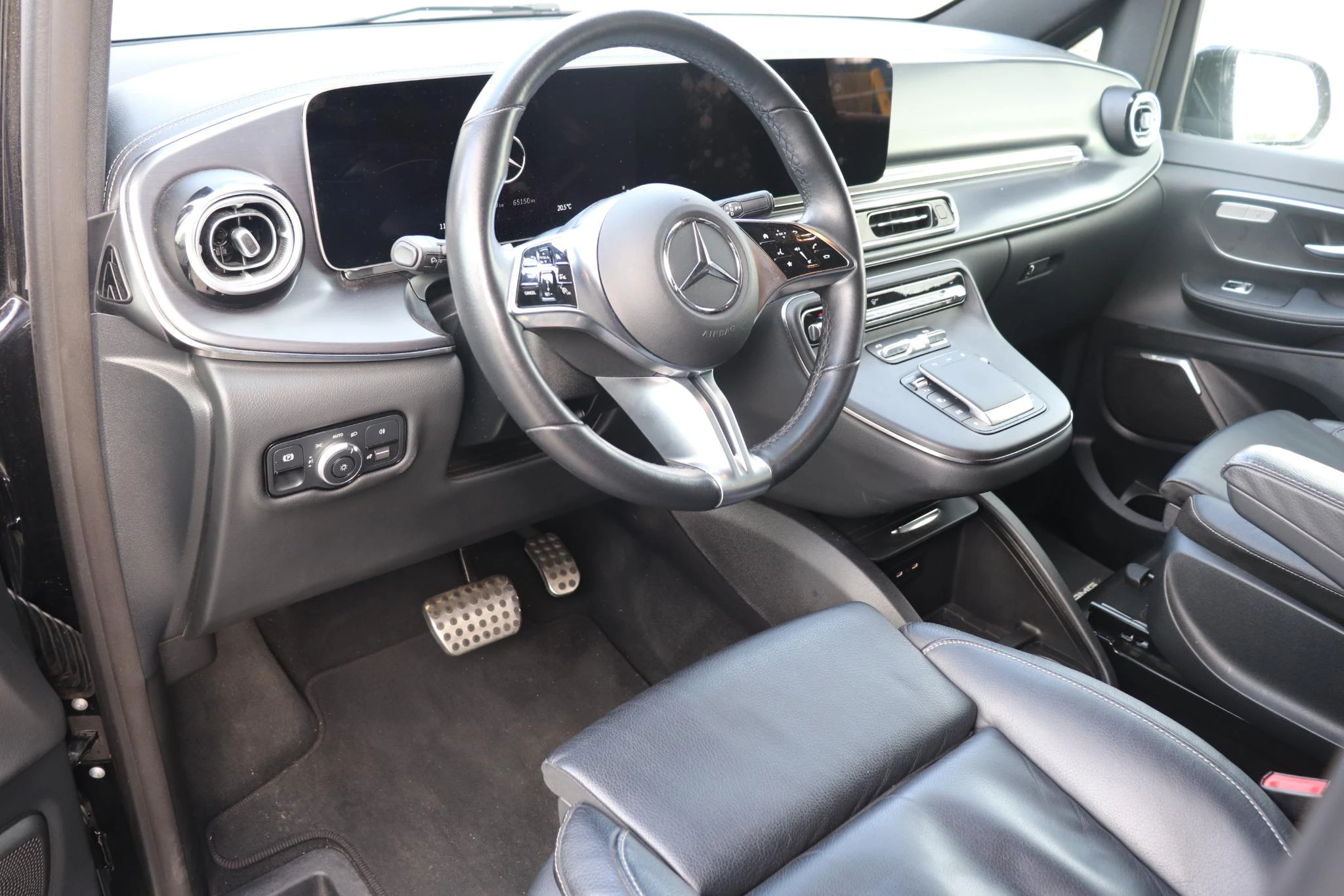 Mercedes-Benz-V-Klasse-image-11