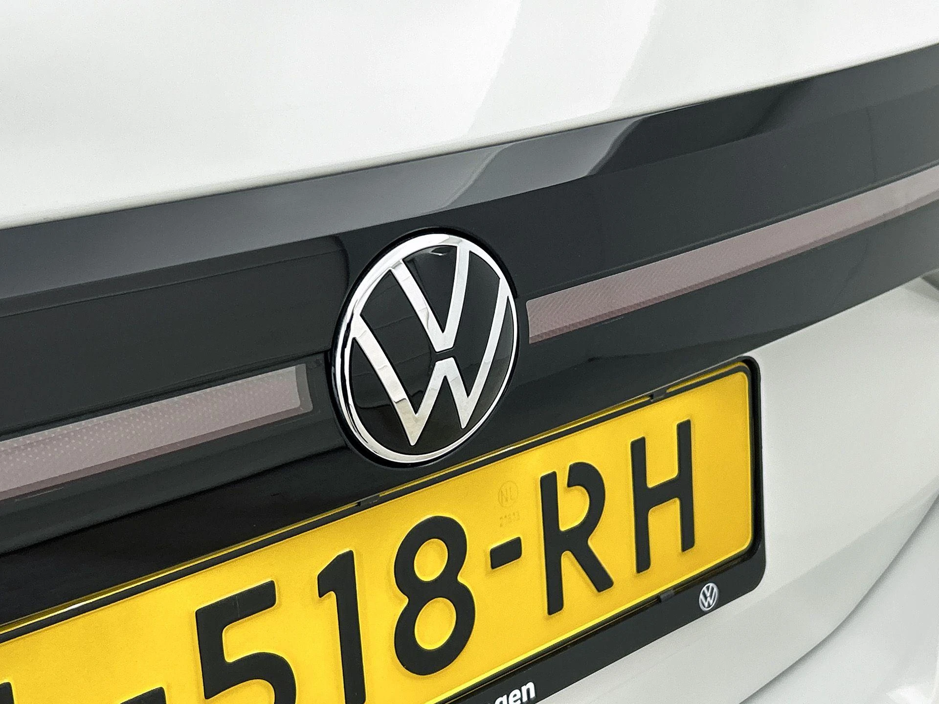Volkswagen-T-Cross-image-12