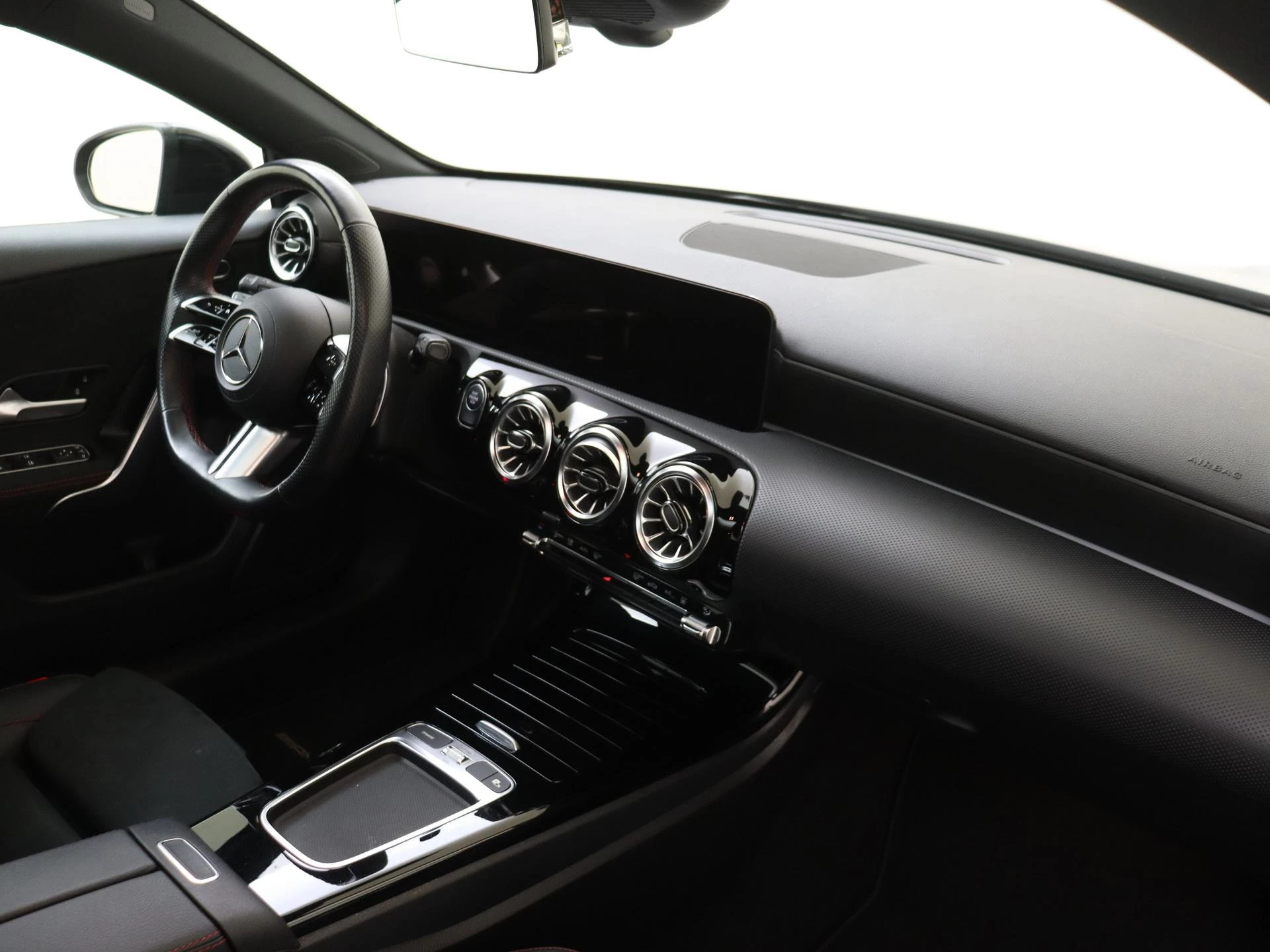 Mercedes-Benz-A-Klasse-image-3