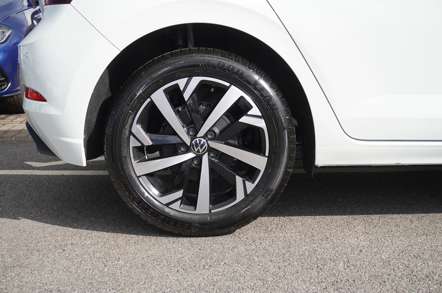 Volkswagen-Polo-image-21
