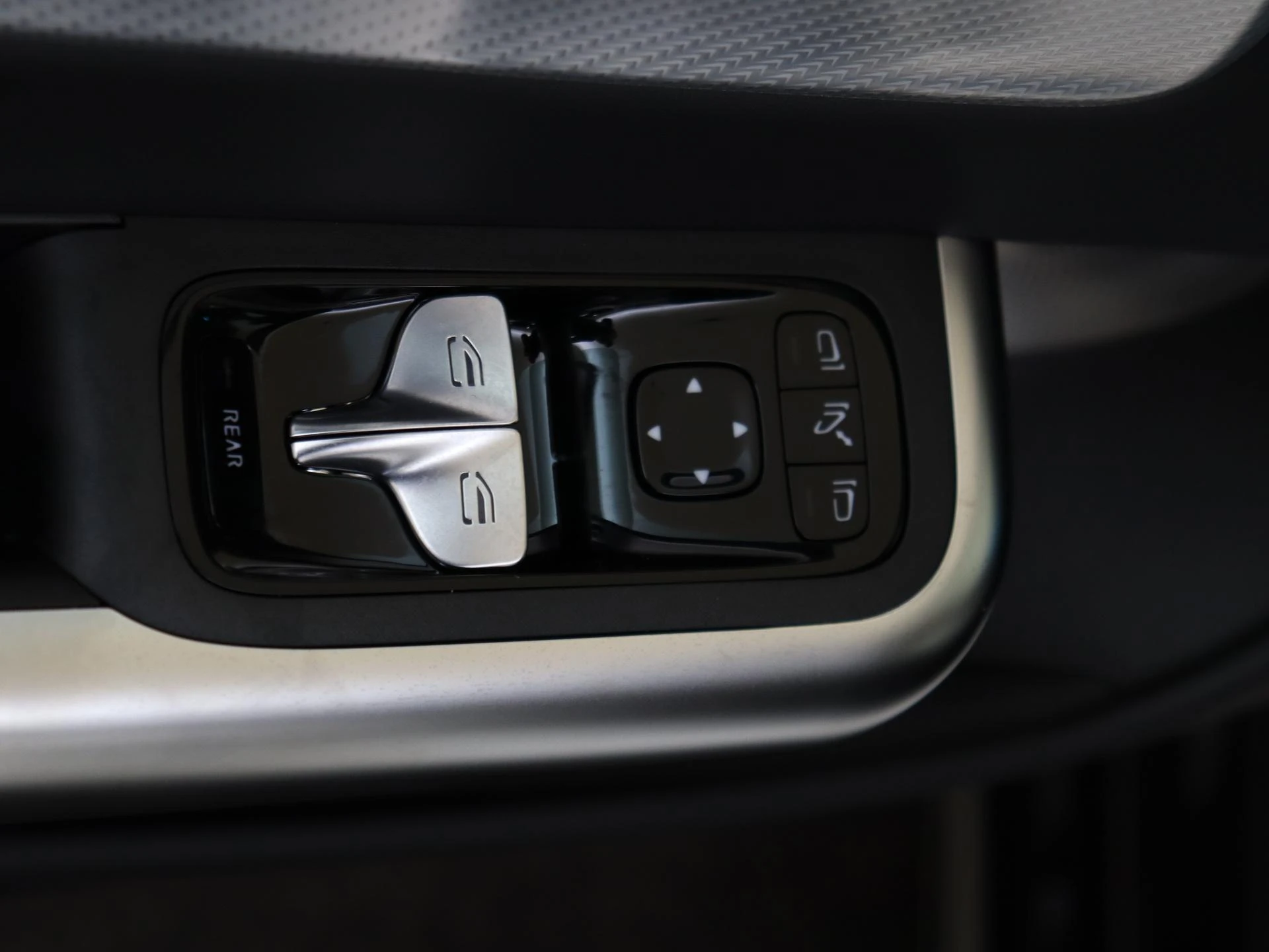 Mercedes-Benz-CLA-image-24