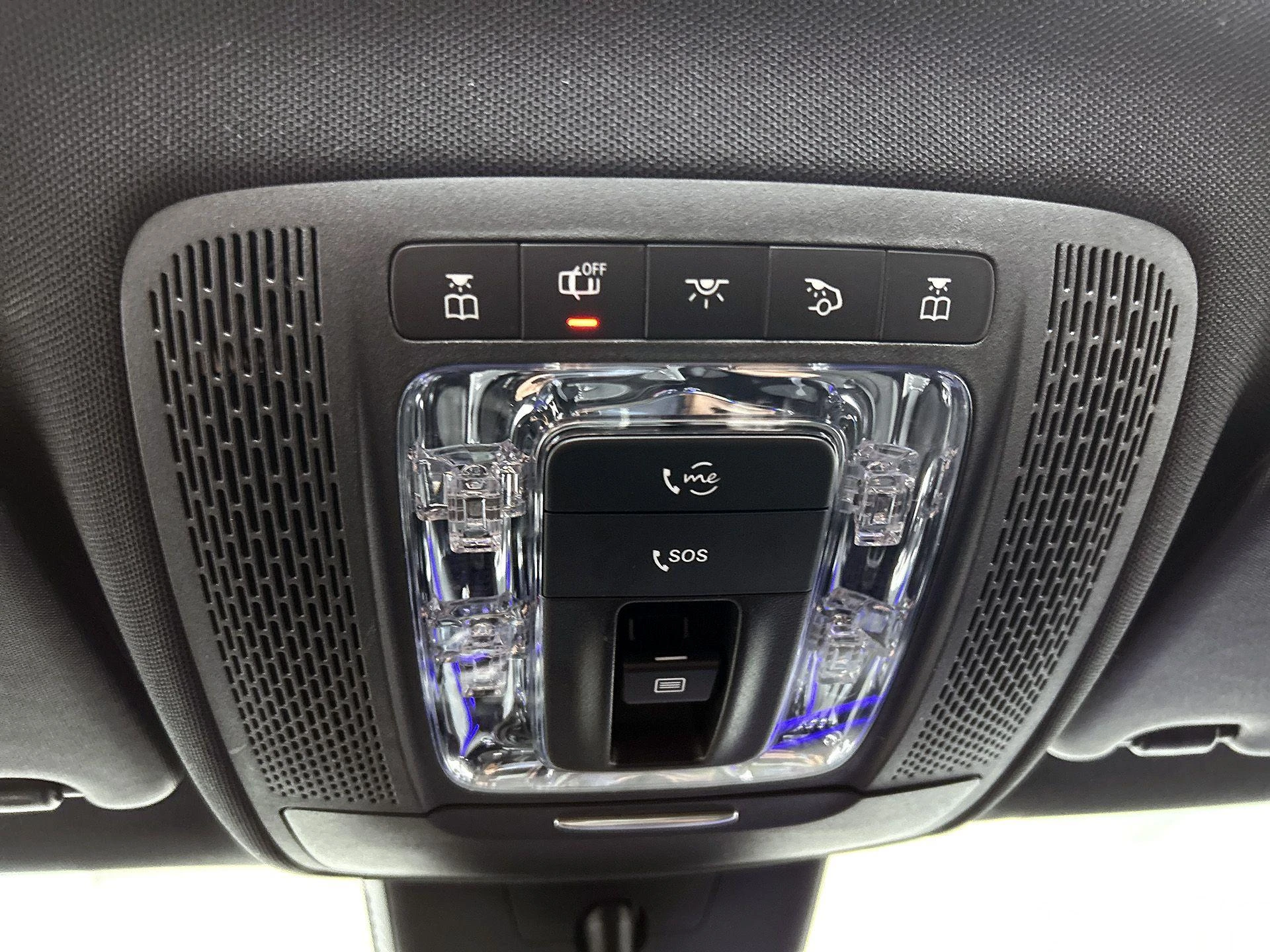 Mercedes-Benz-CLA-image-17