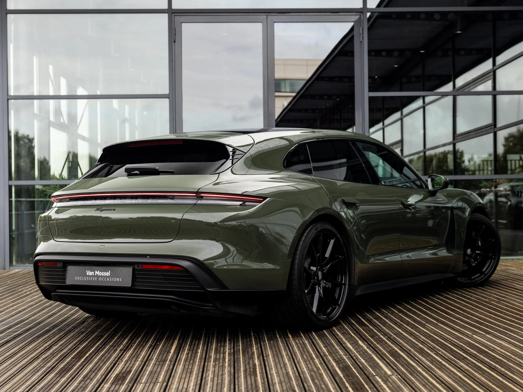 Porsche-Taycan-image-5