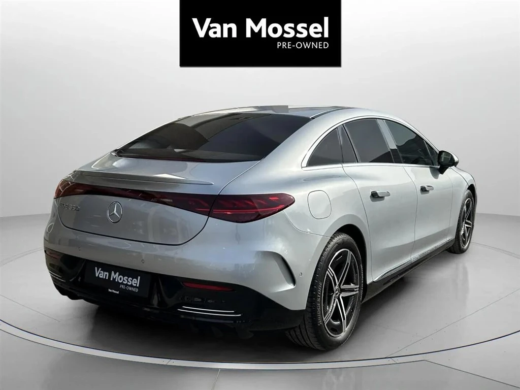 Mercedes-Benz-EQE-image-4