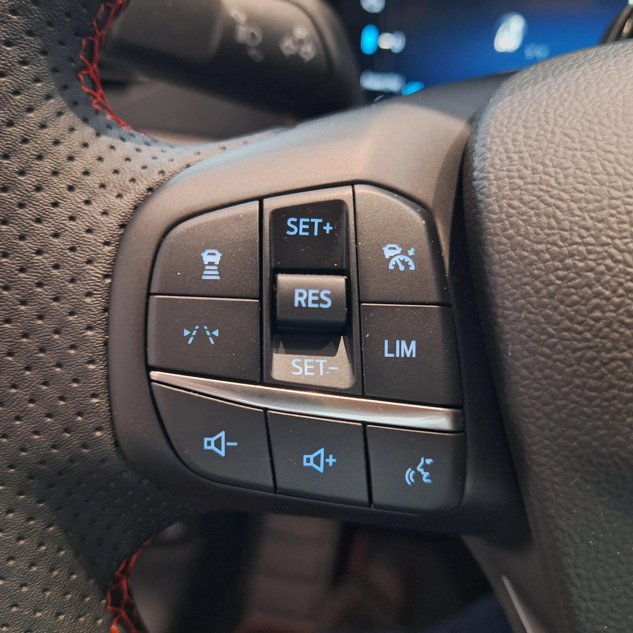 Ford-Kuga-image-24