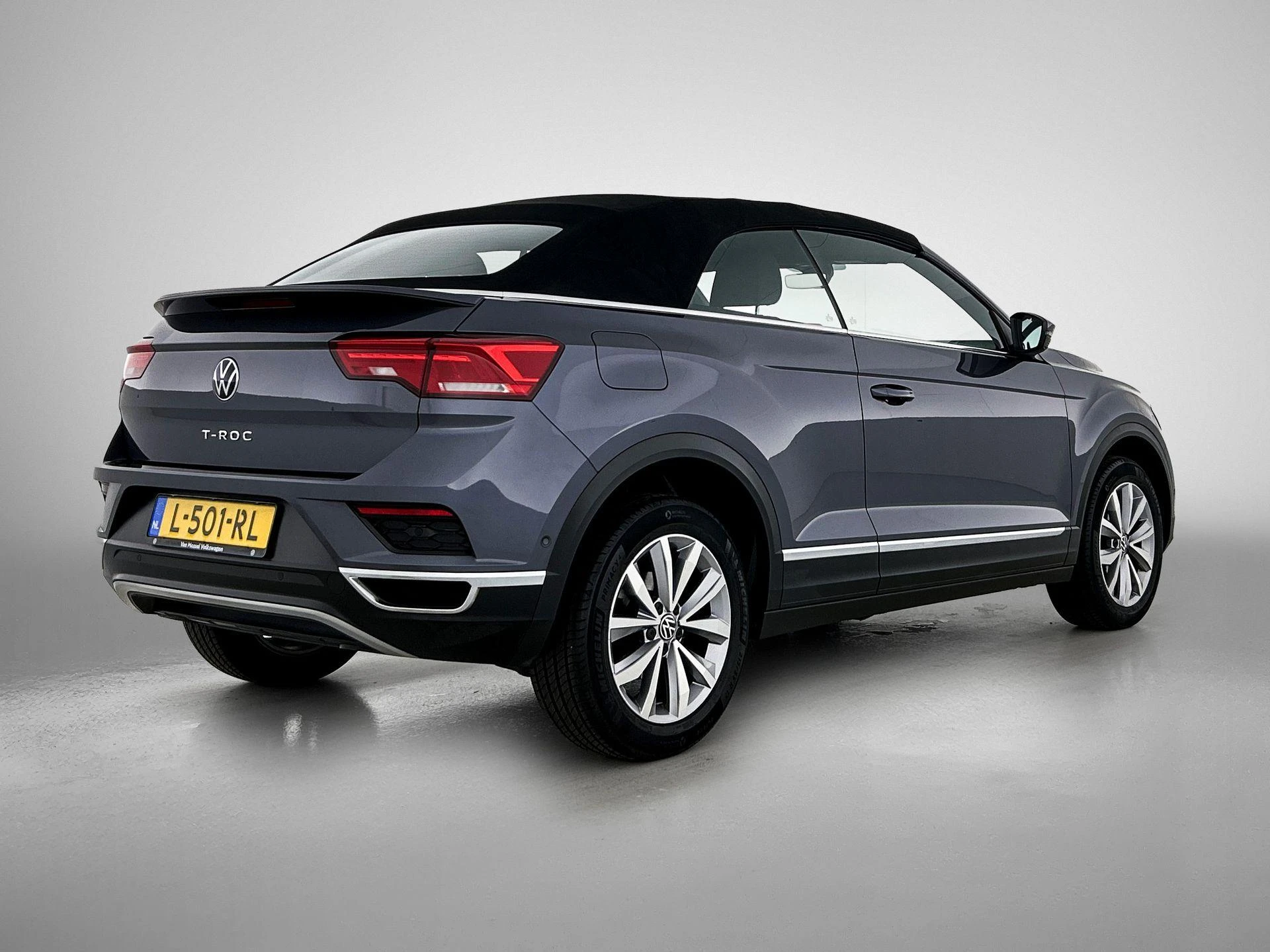 Volkswagen-T-Roc-image-3