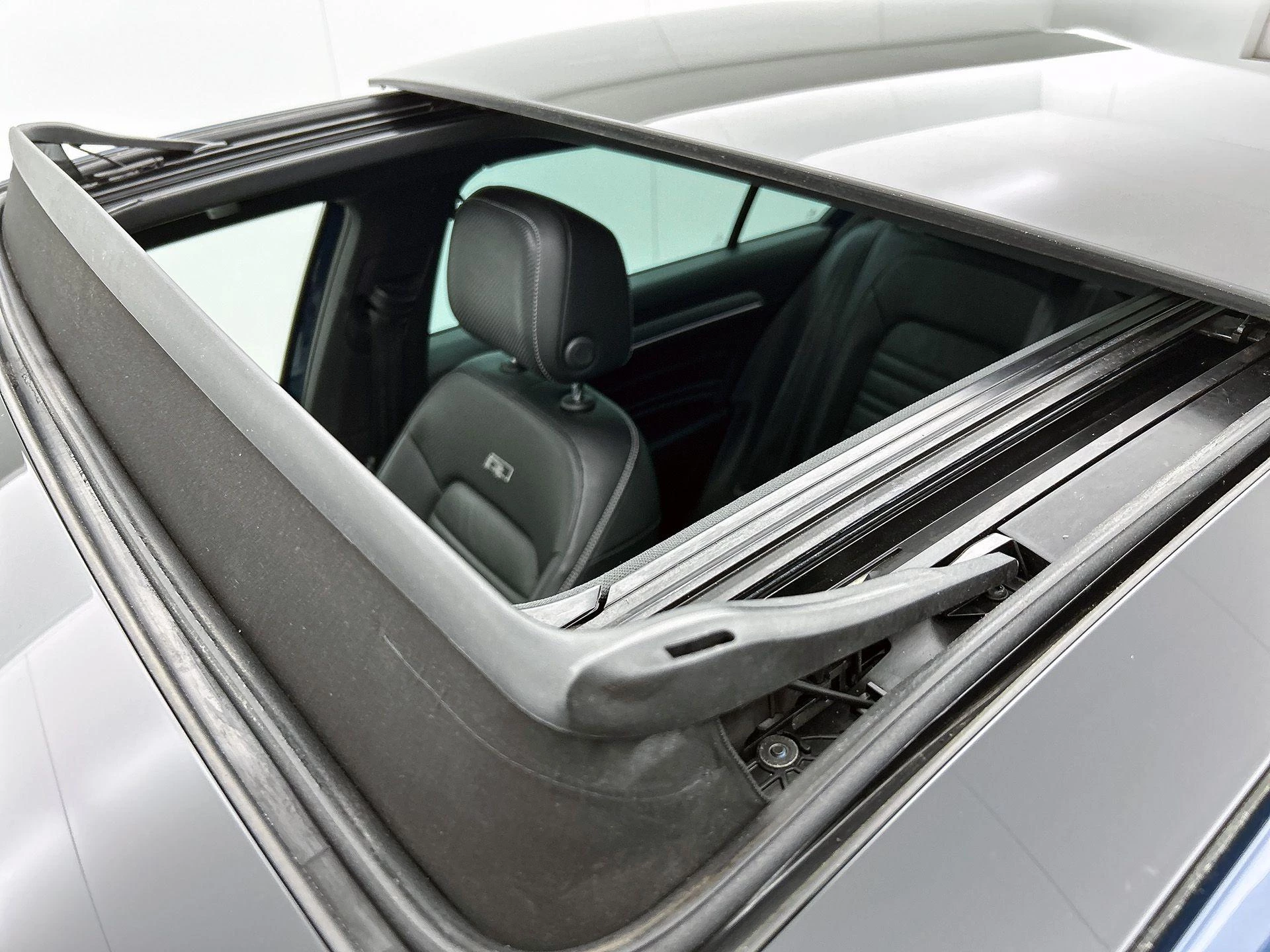 Volkswagen-Passat-image-49