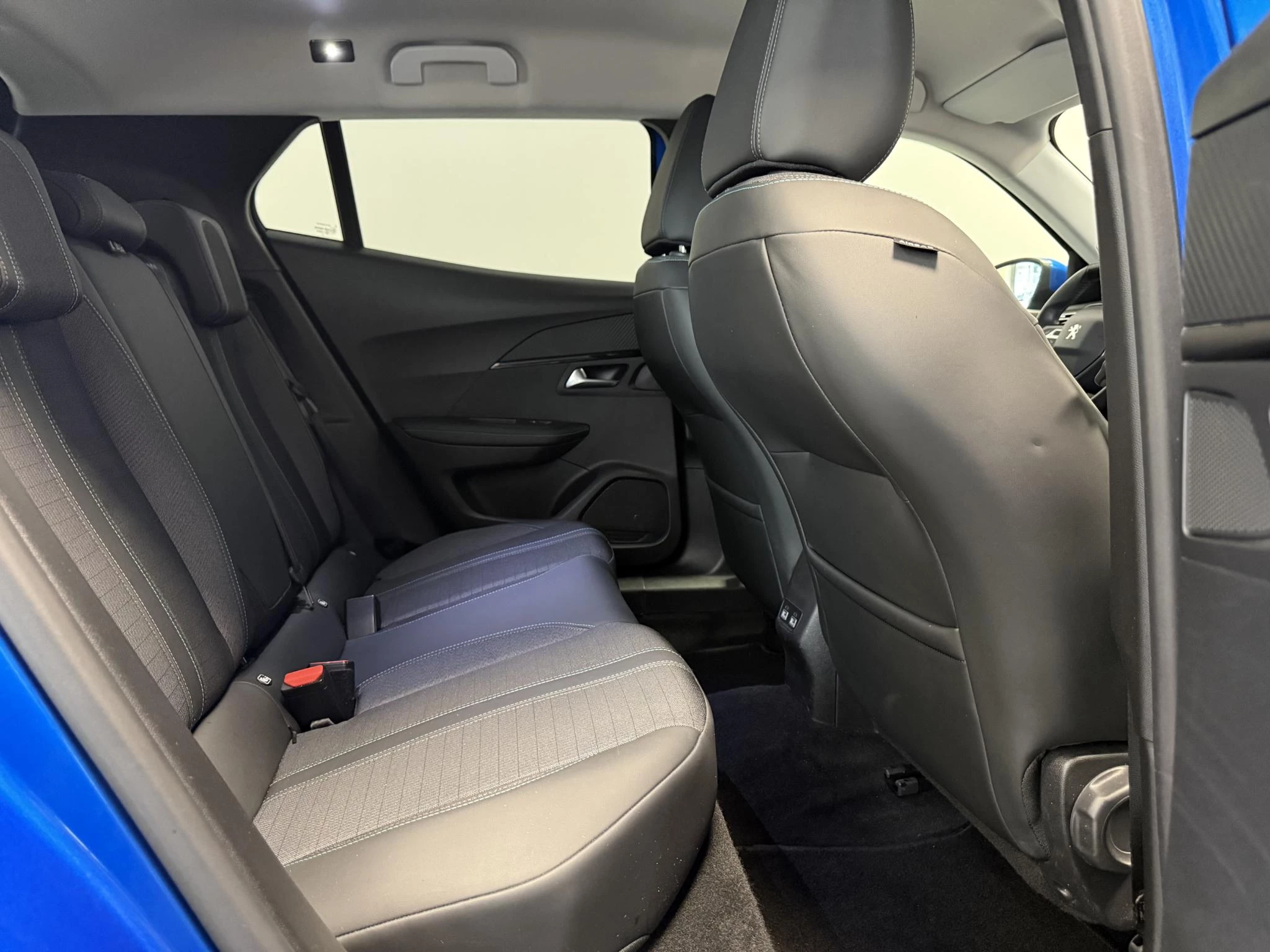 Peugeot e-2008 EV Allure Pack 50 kWh