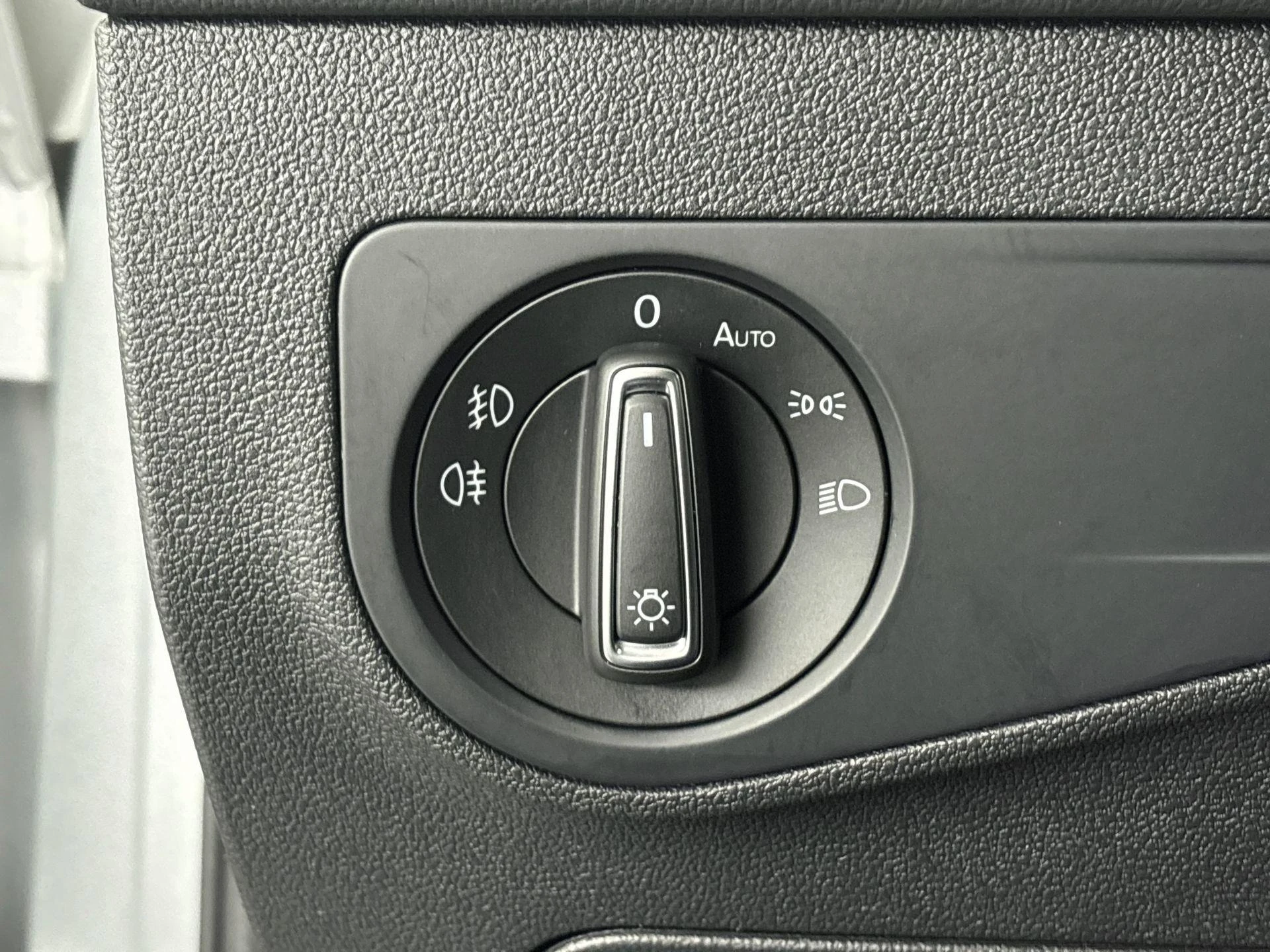 Volkswagen-Tiguan-image-20