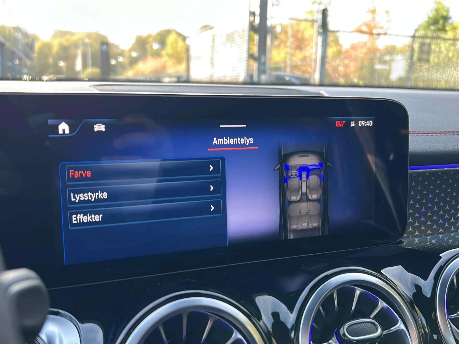 Mercedes-Benz-EQB-image-15