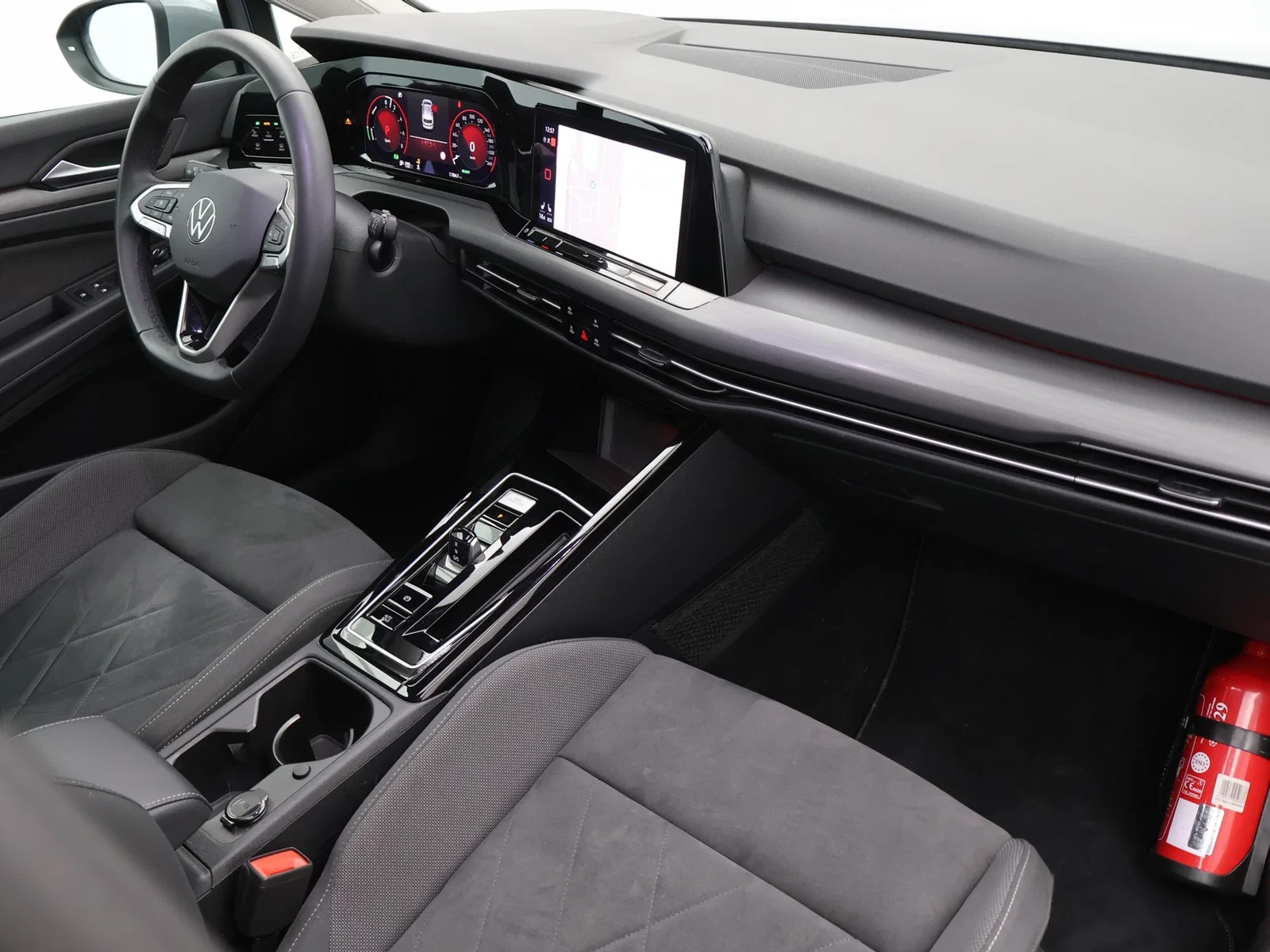 Volkswagen Golf VIII eHybrid (PHEV) Golf Style Business Premium 1.4TSI eHybrid PHEV 204PK *AUTOMAAT*PANODAK*ALCANTARA*CAMERA*PDC*ACC*NAV