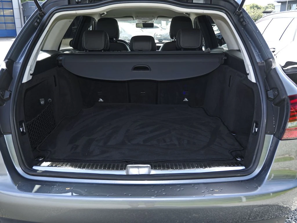Mercedes-Benz-C-Klasse 220-image-13