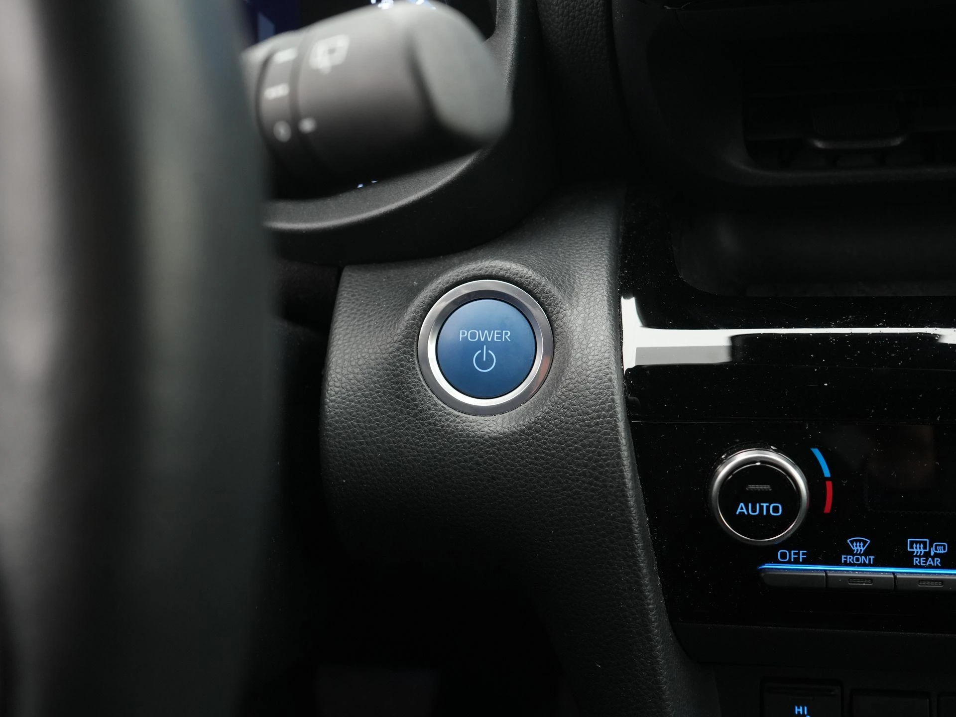 Toyota-Yaris Cross-image-27