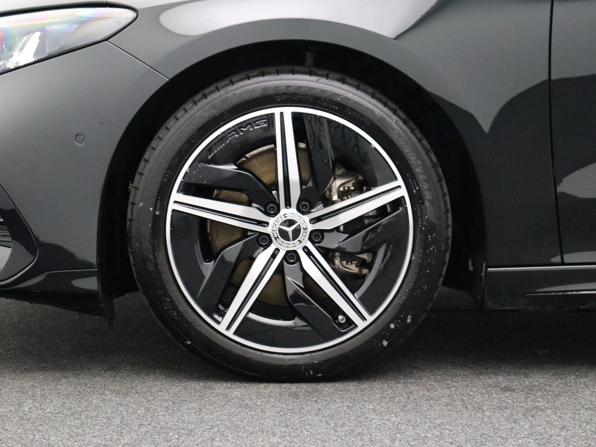 Mercedes-Benz-CLA-image-6