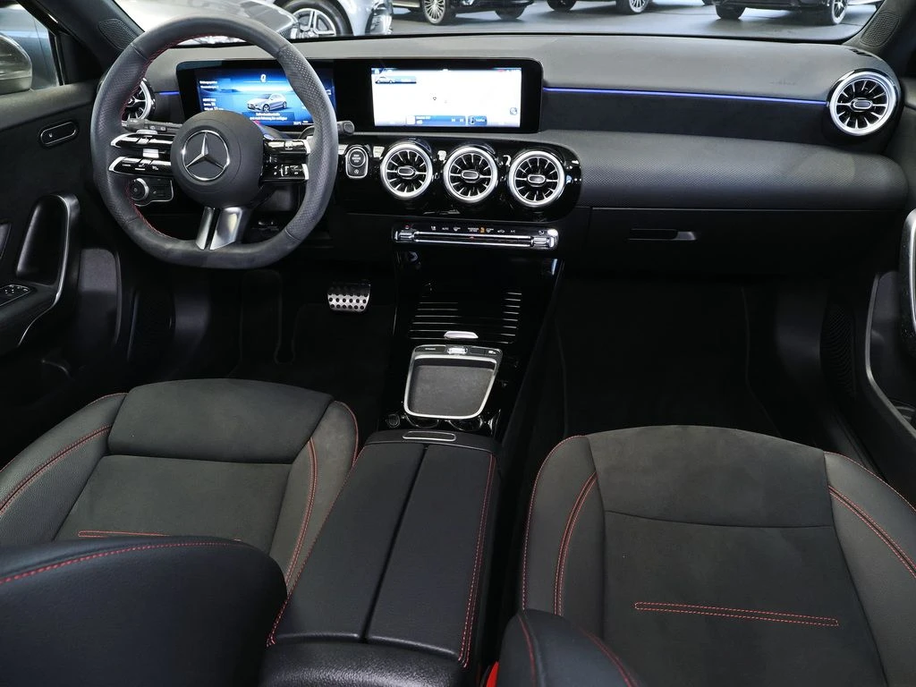 Mercedes-Benz-A-Klasse 200-image-12