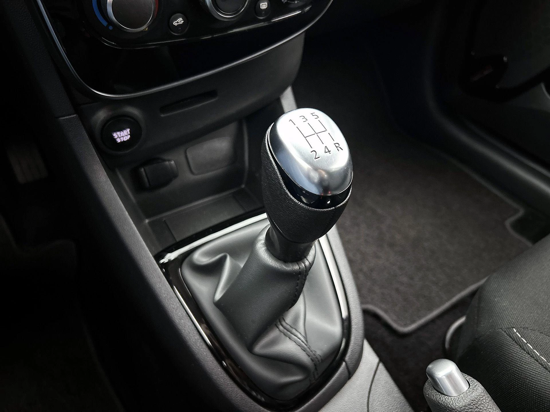 Renault-Clio-image-24