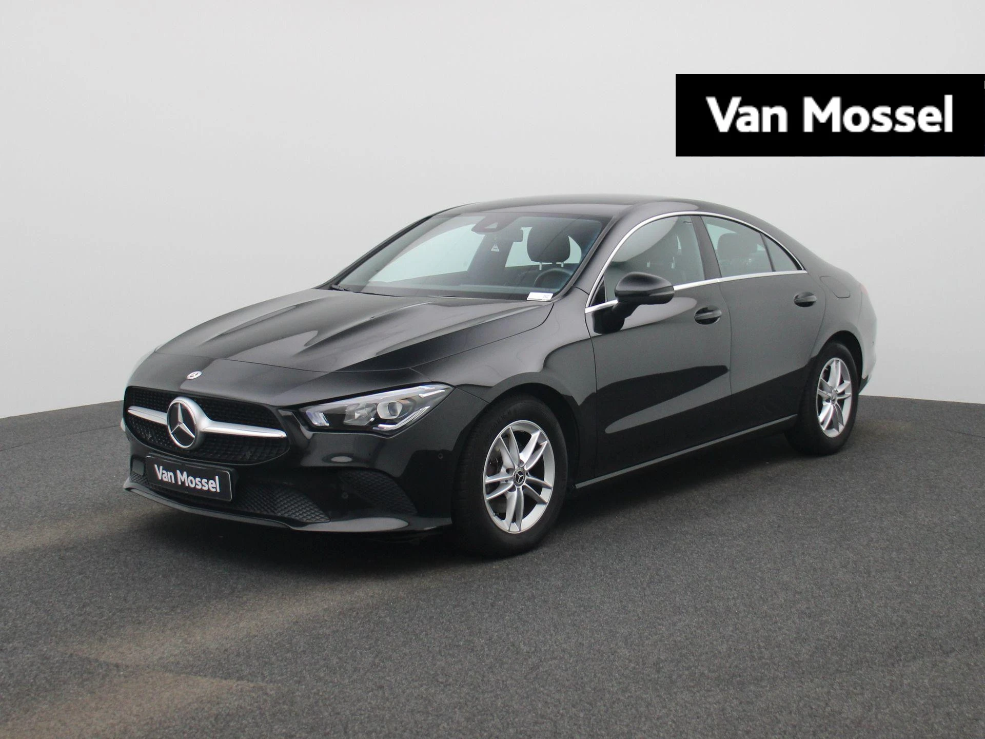 Mercedes-Benz-CLA-image-0