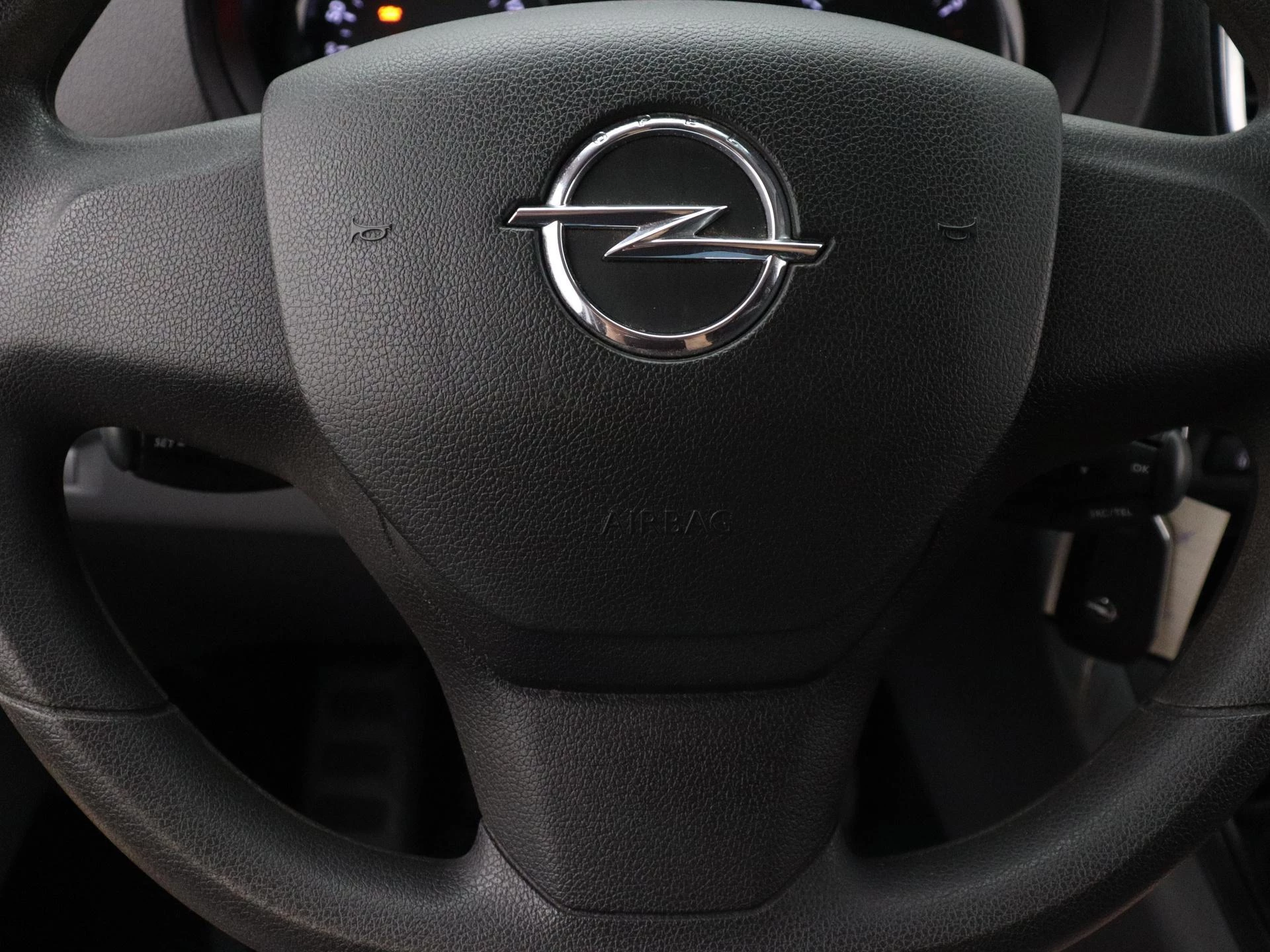 Opel-Vivaro-image-15