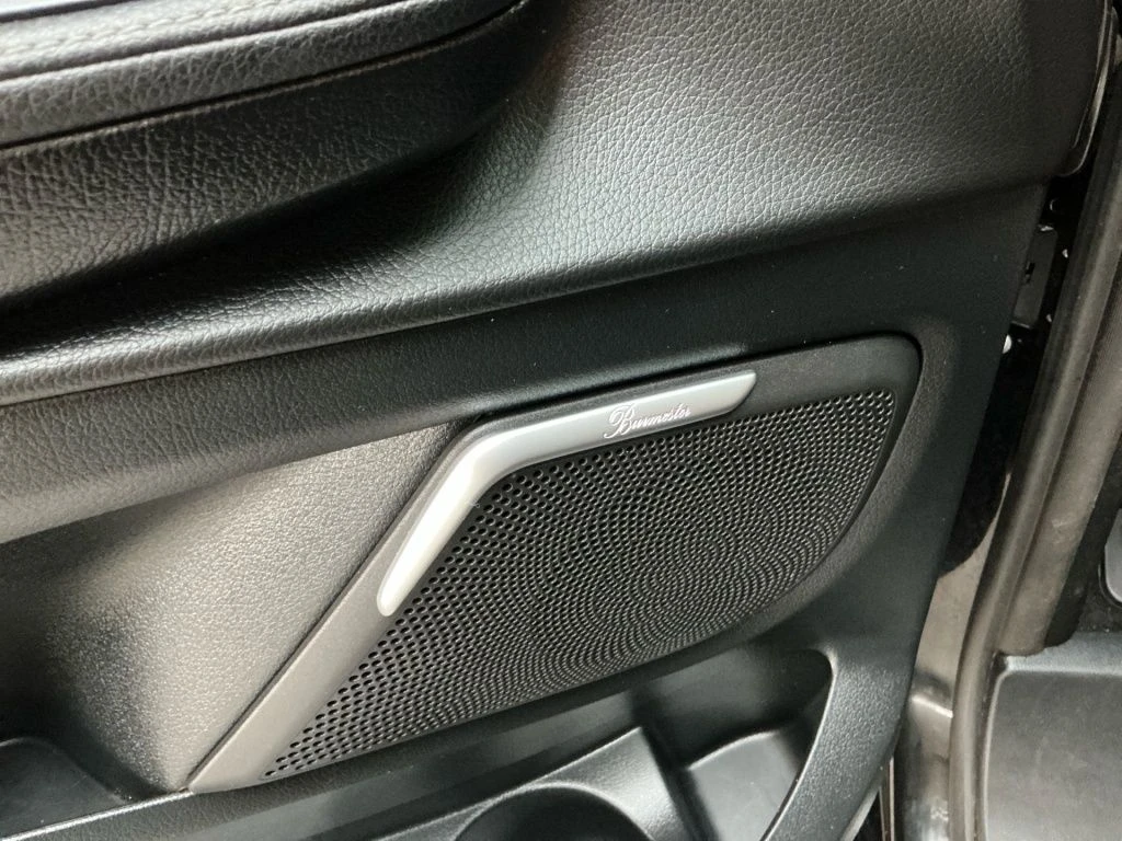 Mercedes-Benz-V-Klasse 300-image-16